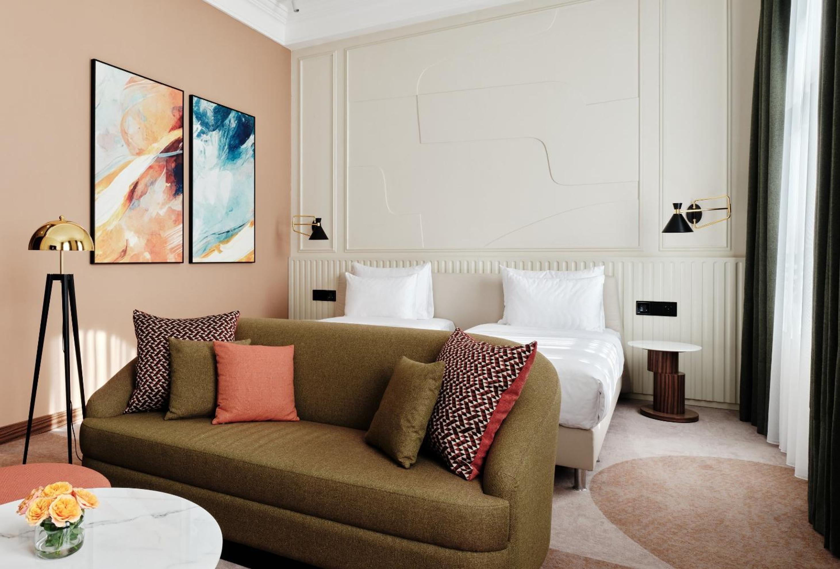 Premium Twin Room - Photo 4