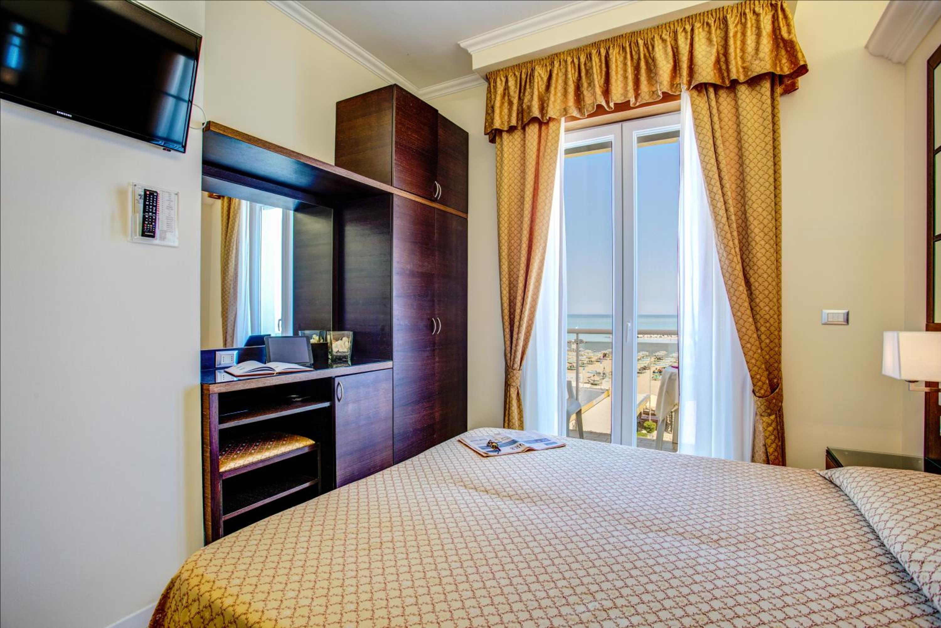 Superior Double or Twin Room with Sea View - Photo 6