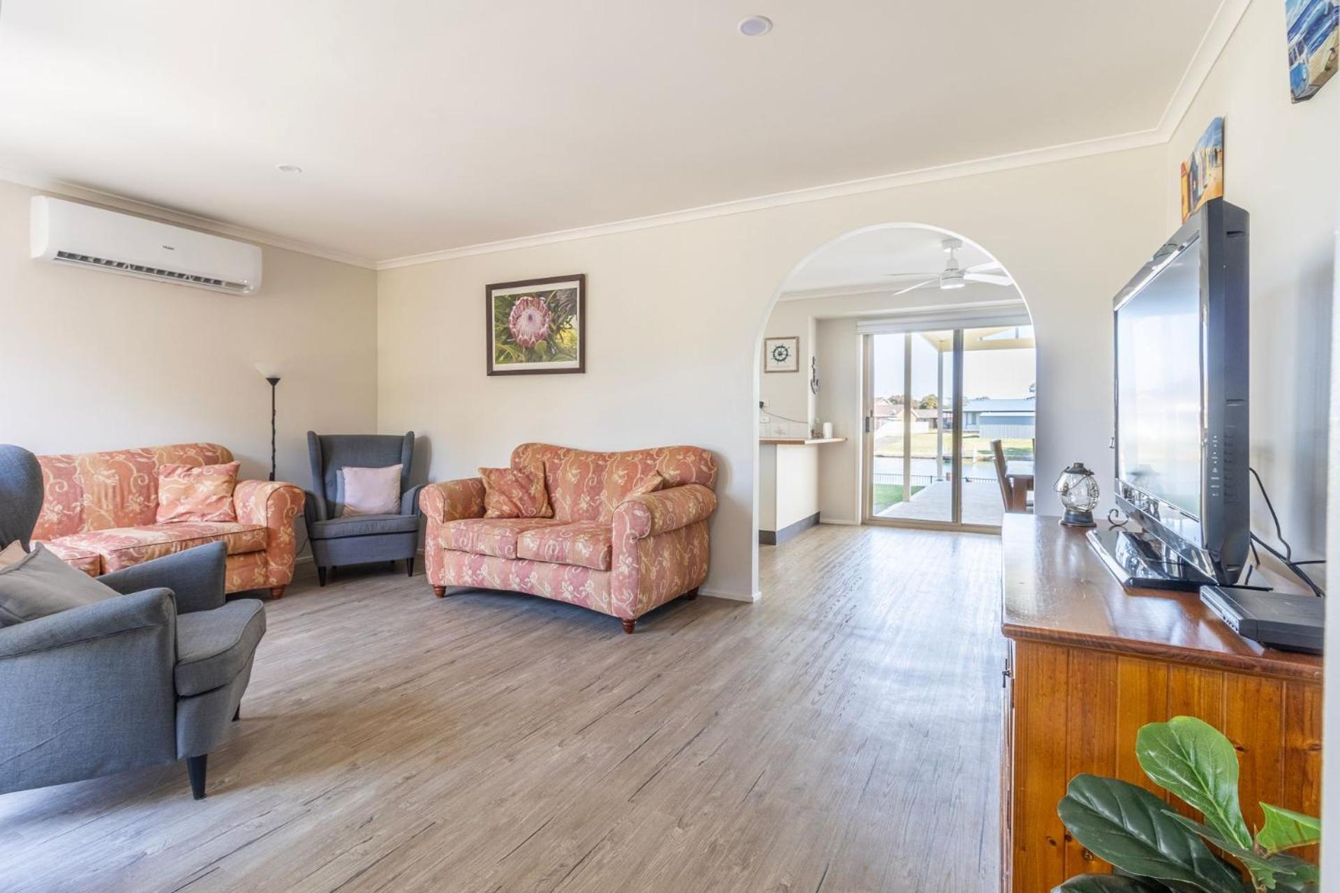 Three-Bedroom House photo 1