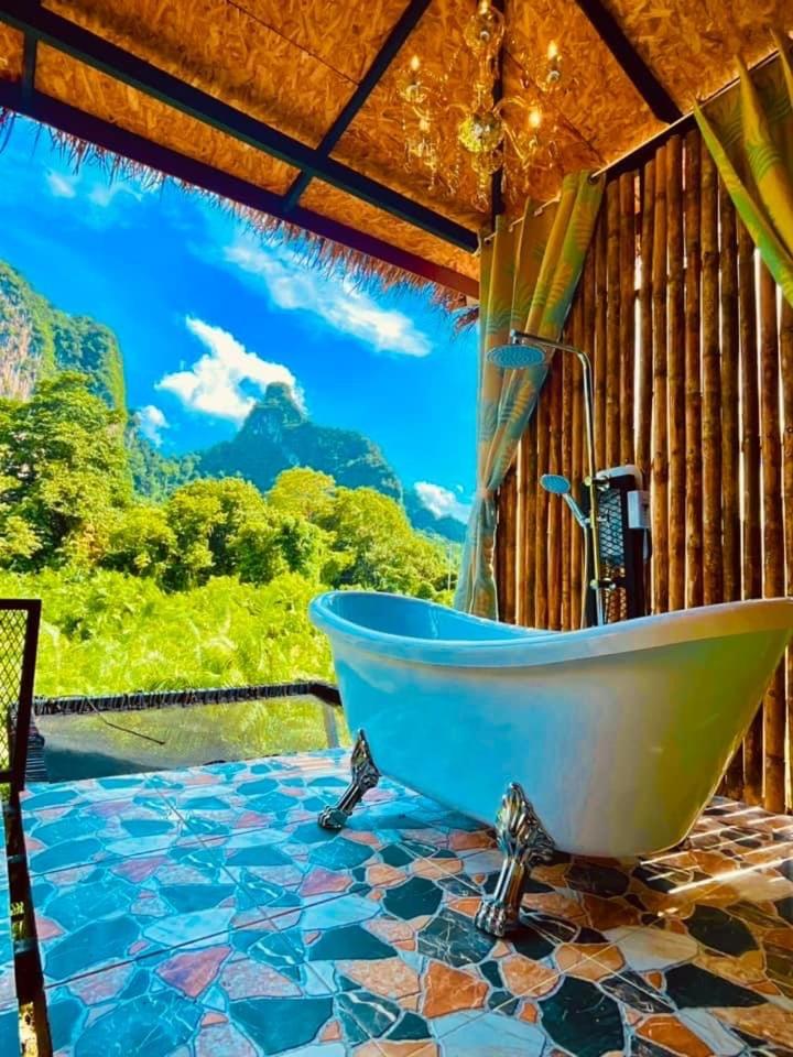 Deluxe Double Room with Bath photo 2