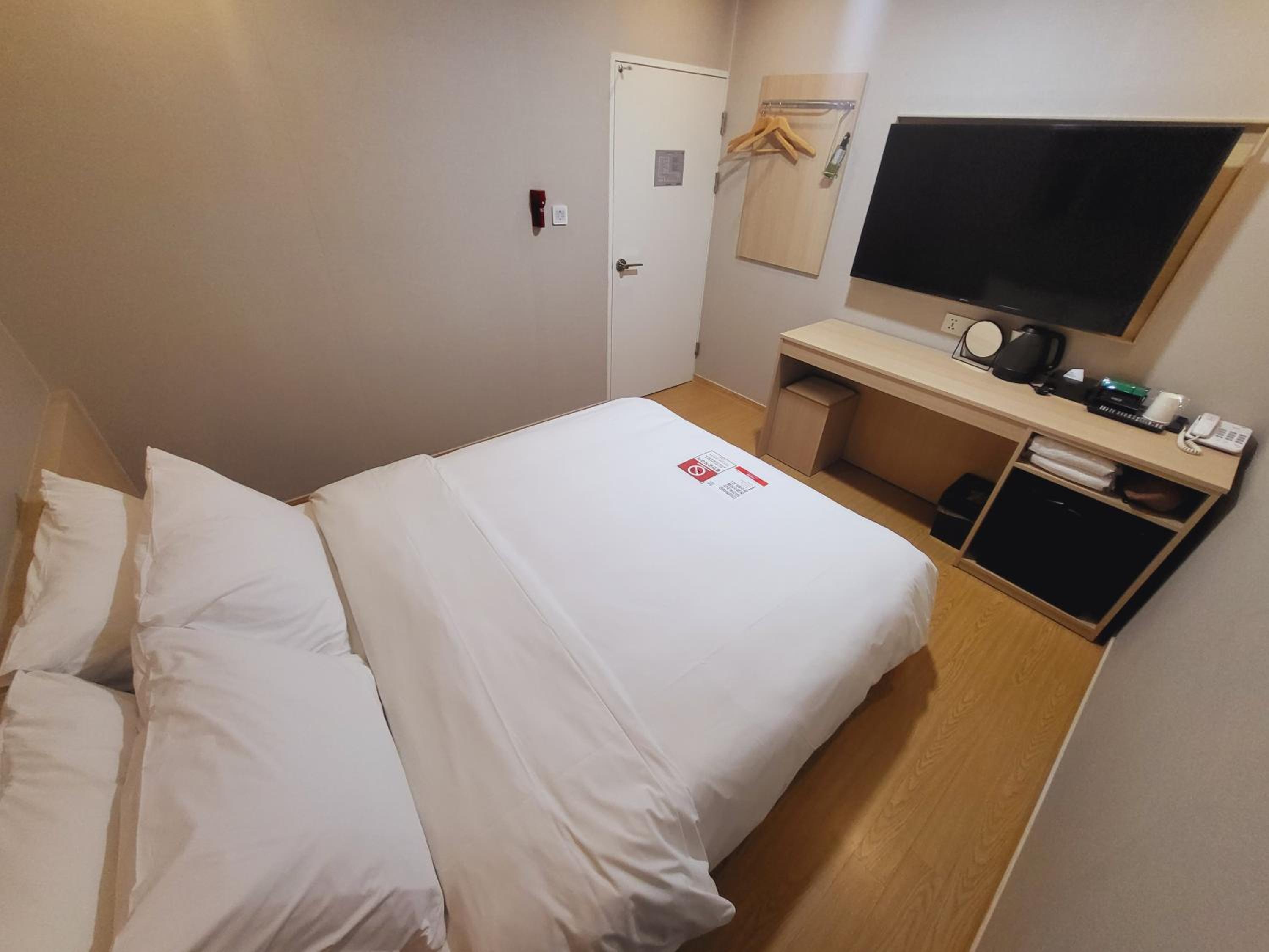 Standard Double Room photo 3