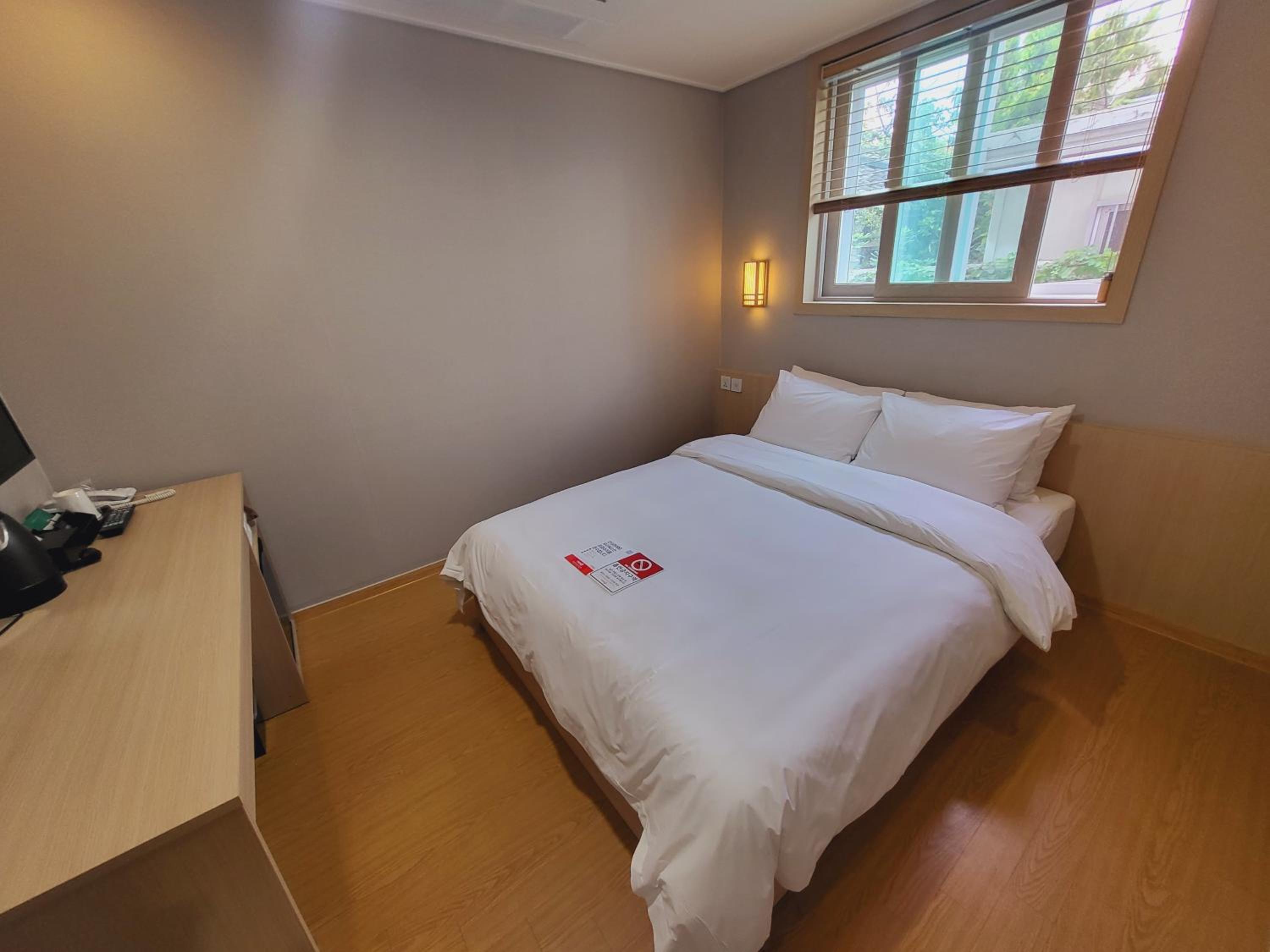 Standard Double Room photo 2