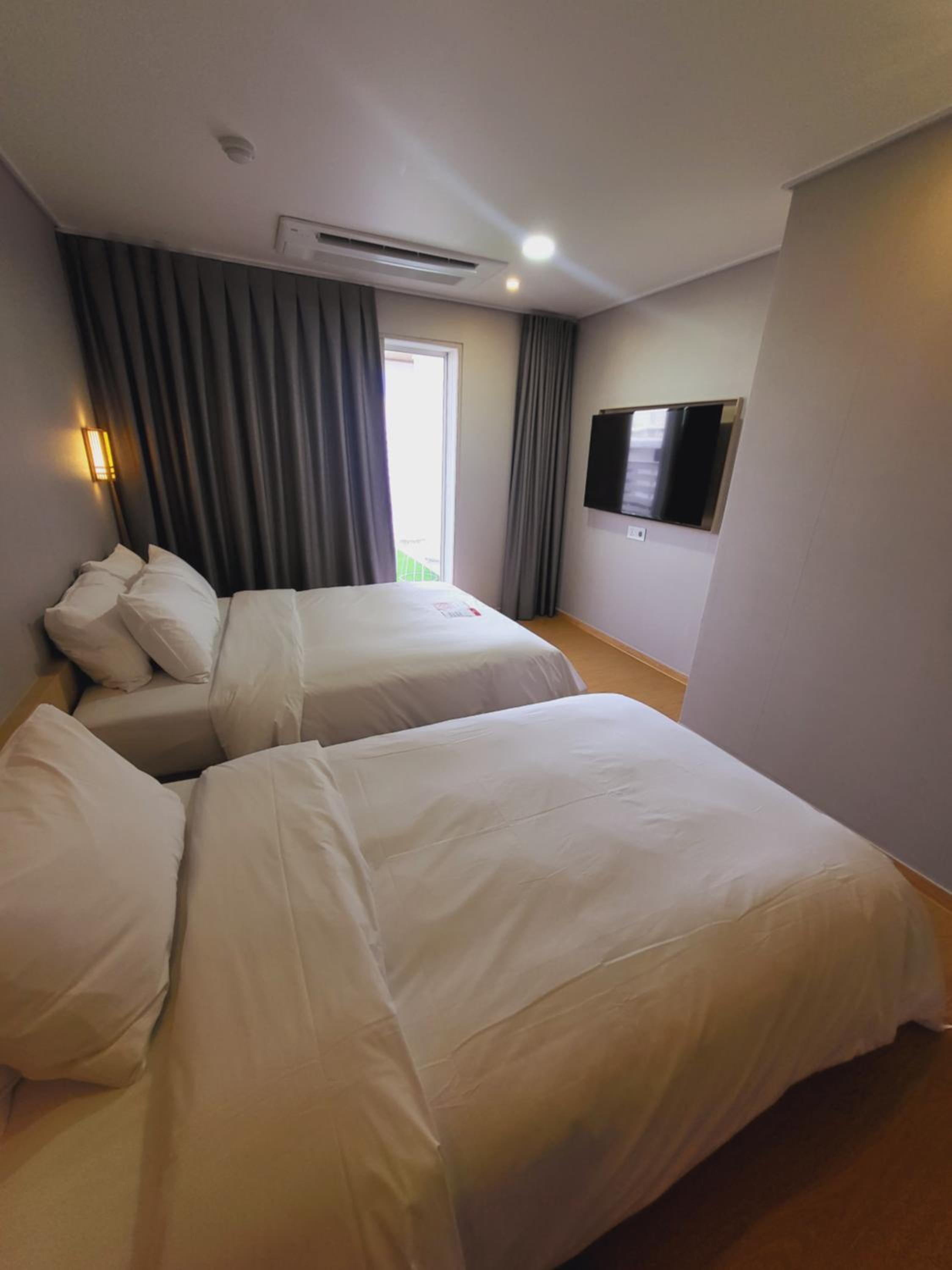 Large Twin Room photo 3