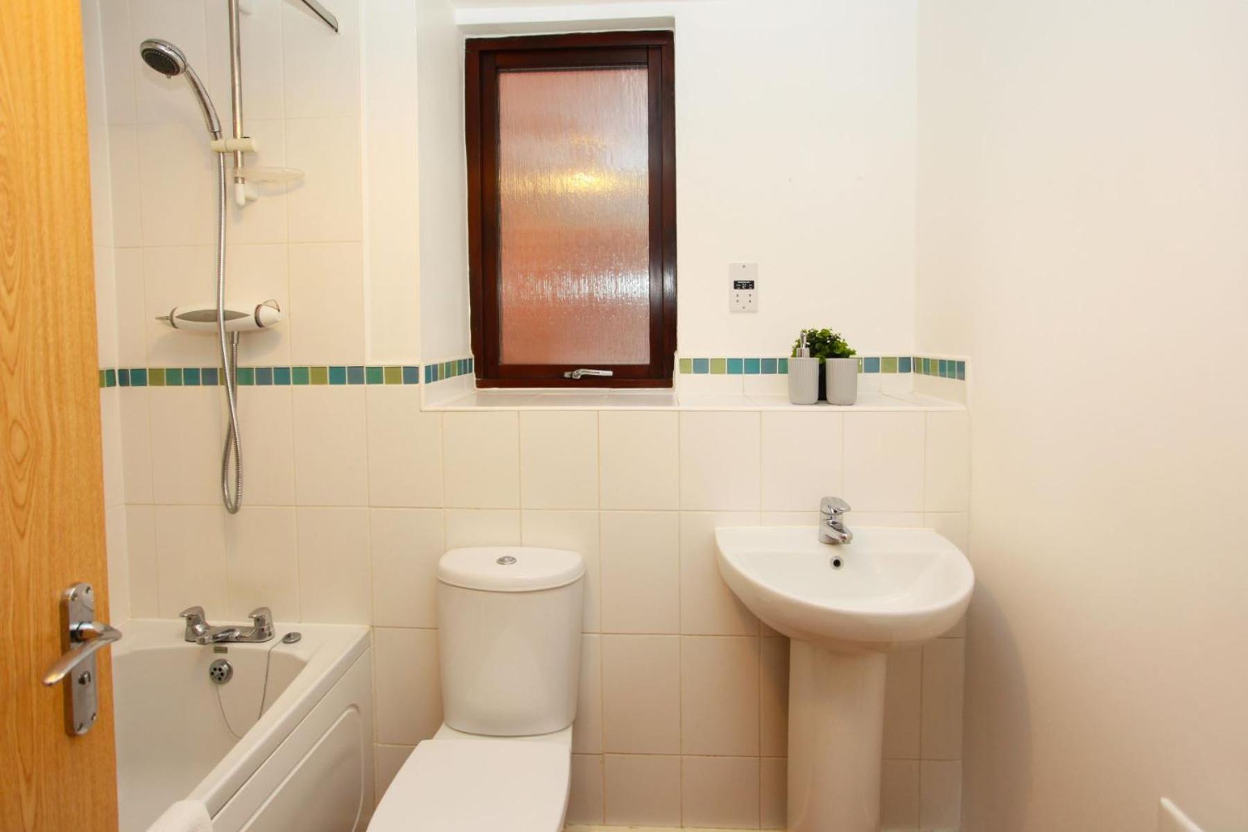 One-Bedroom Apartment photo 2