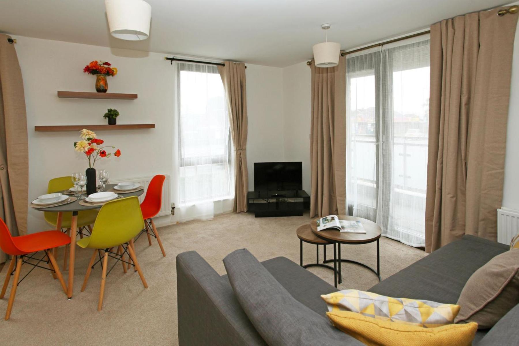One-Bedroom Apartment photo 1