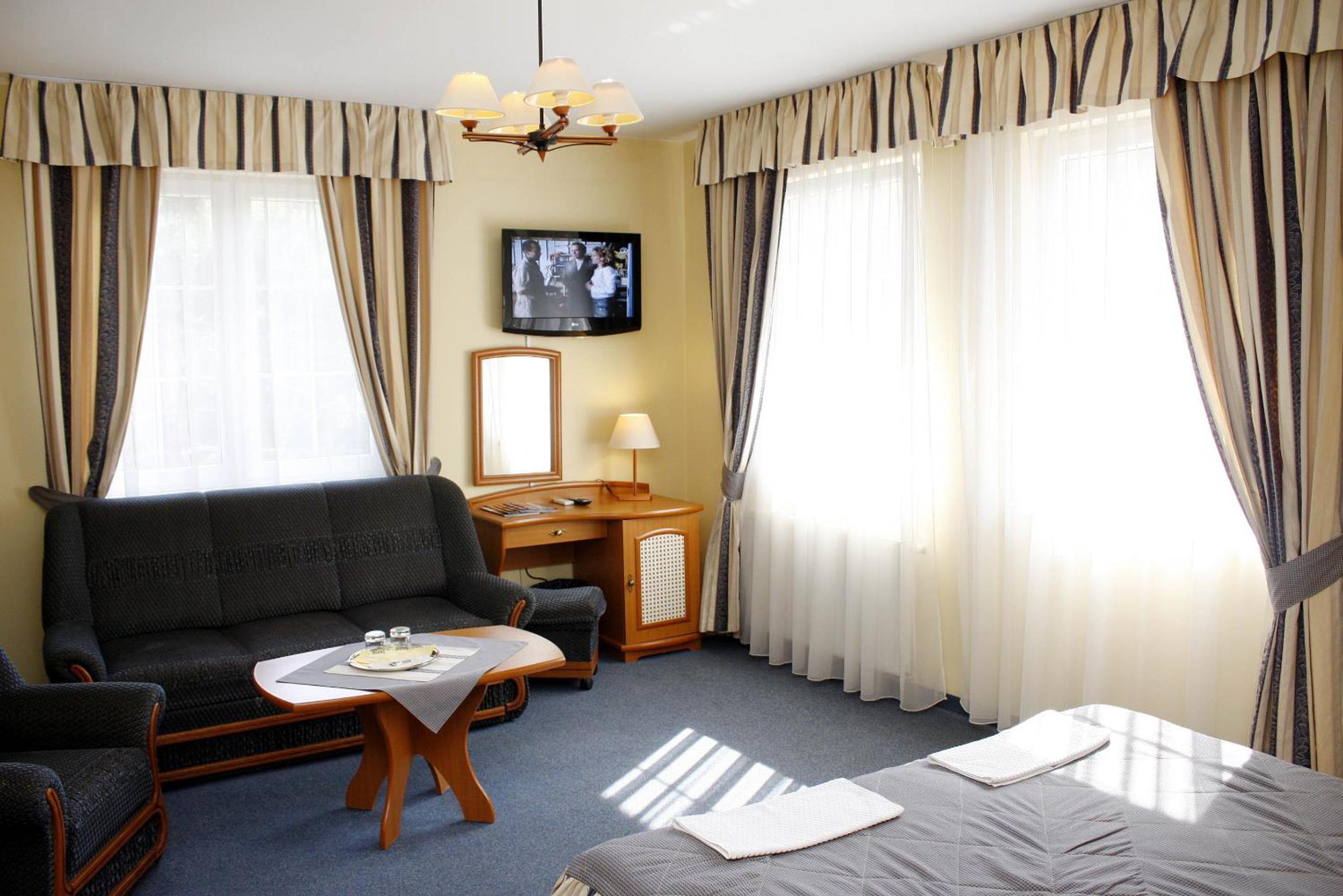 Double or Twin Room - Photo 7