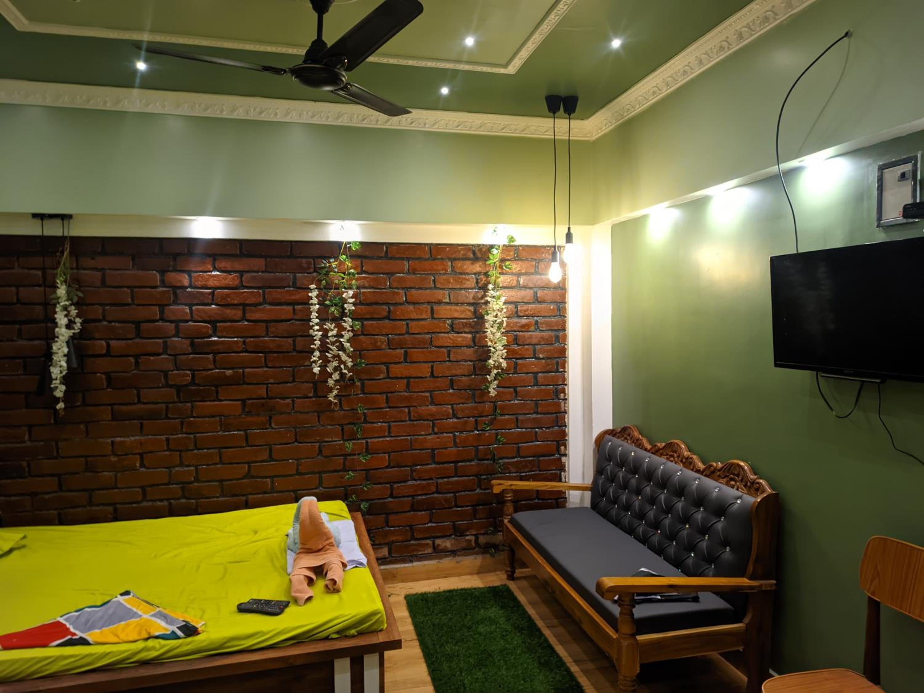 Budget Double Room photo 2