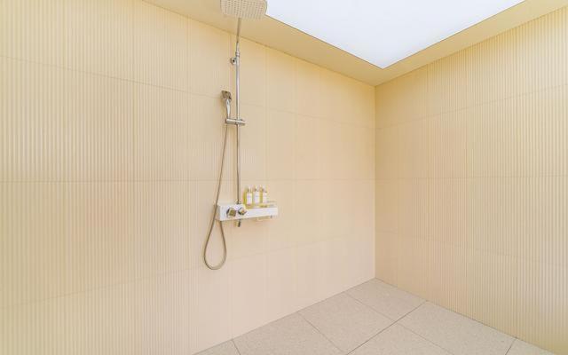 Family Room with Private Pool - Photo 8