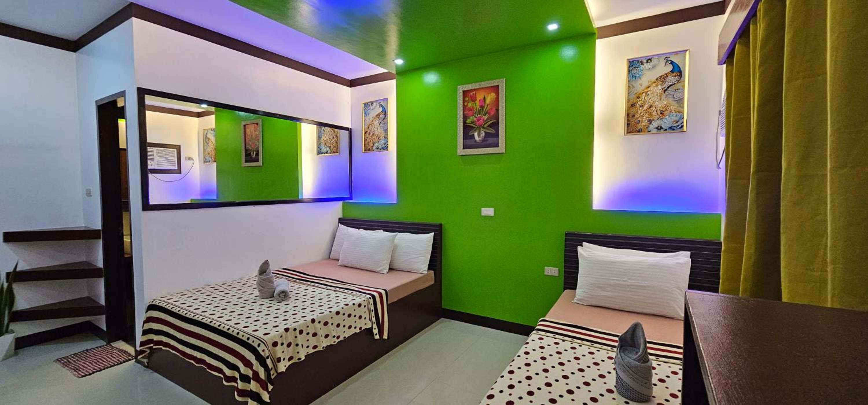 Deluxe Triple Room with Sea View - Photo 1