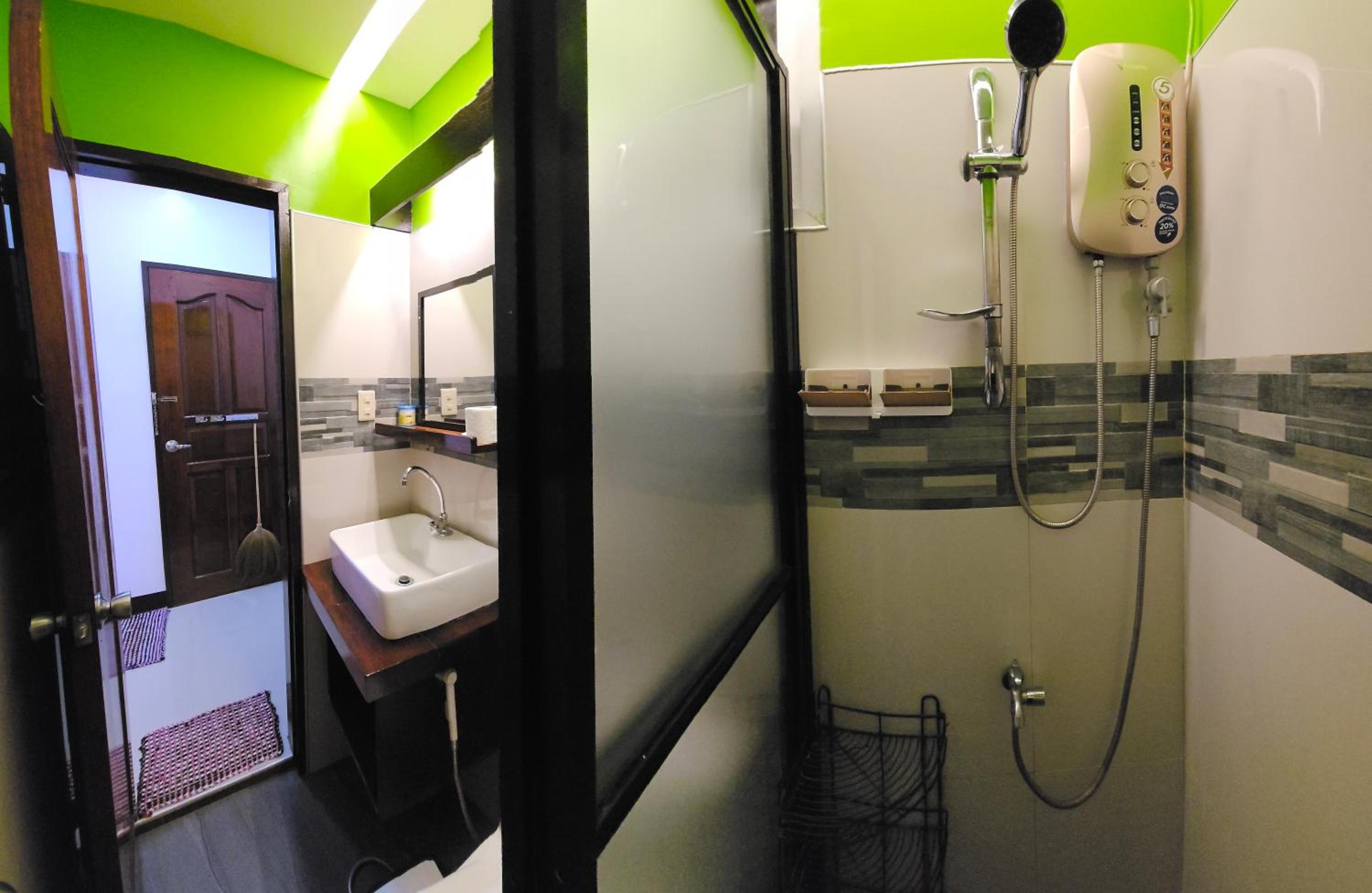 Deluxe Triple Room with Sea View - Photo 2
