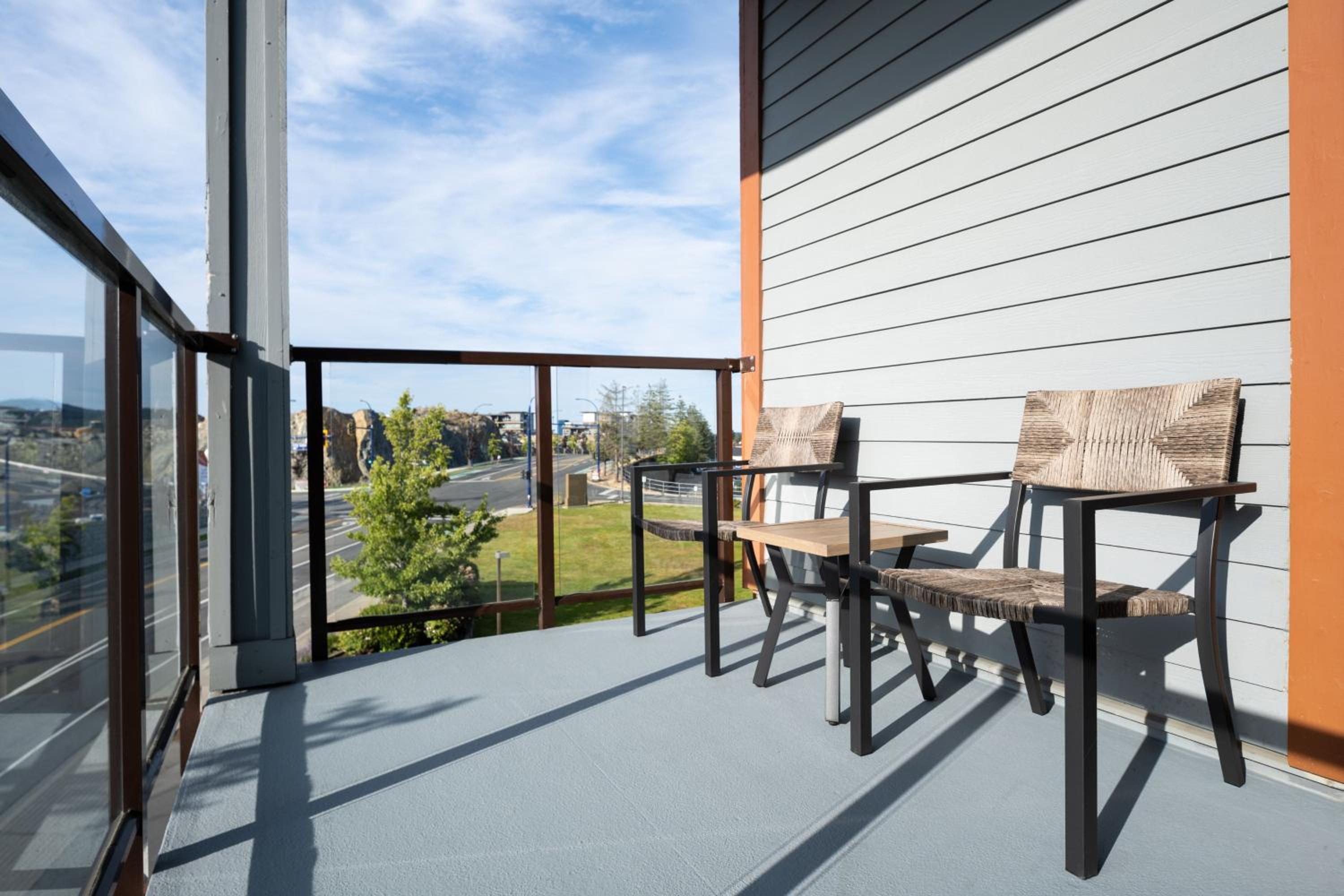 Suite, 1 King, Corner room, Balcony  - Photo 4