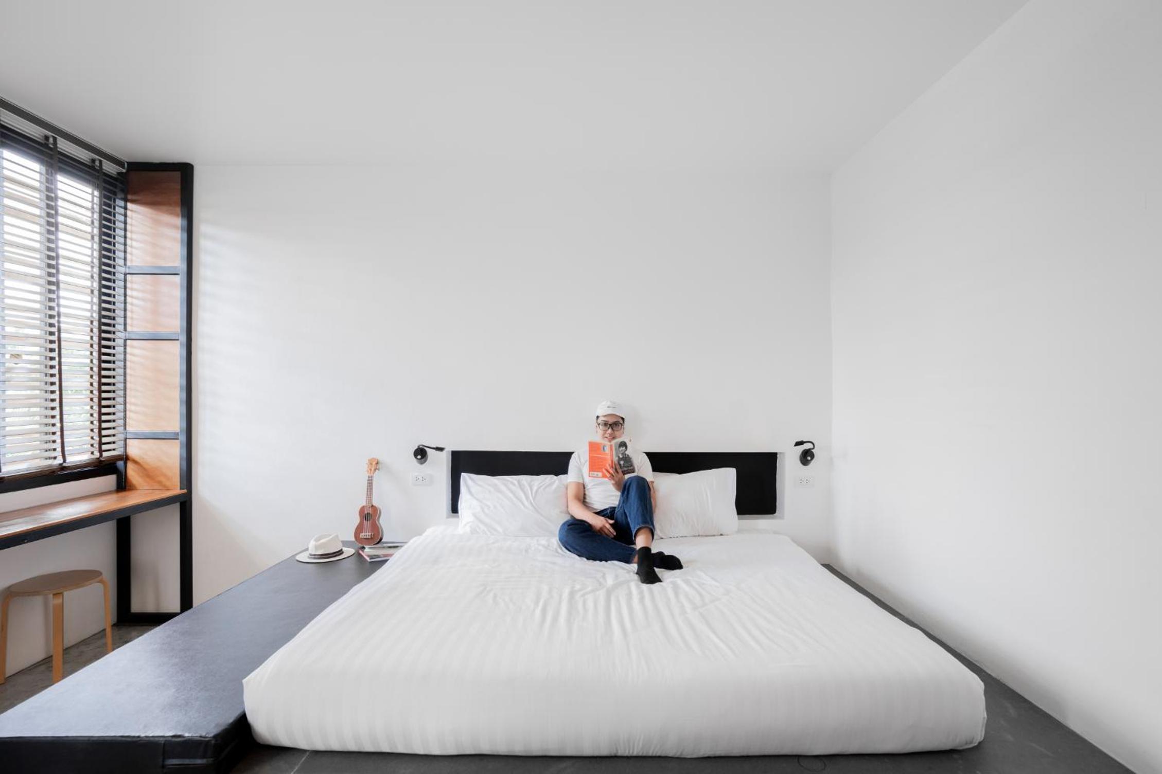 Deluxe King Room photo 2