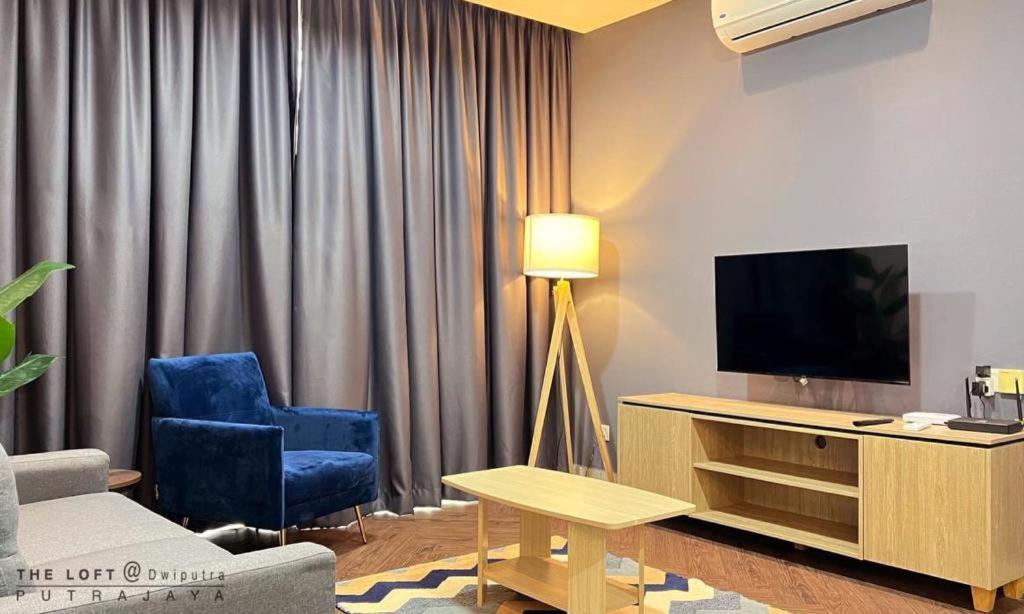 Three-Bedroom Apartment photo 1