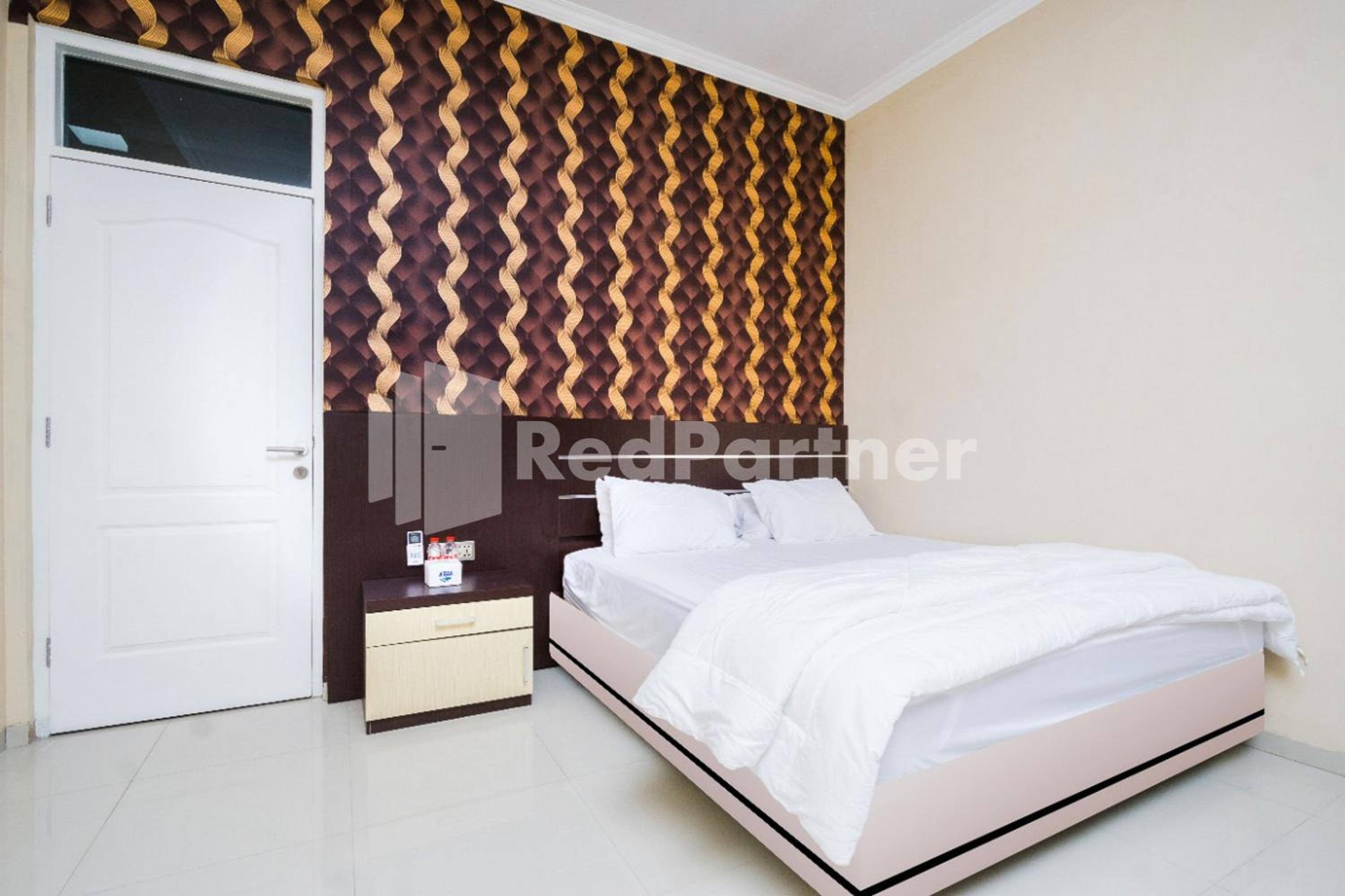 Family Room - Photo 1
