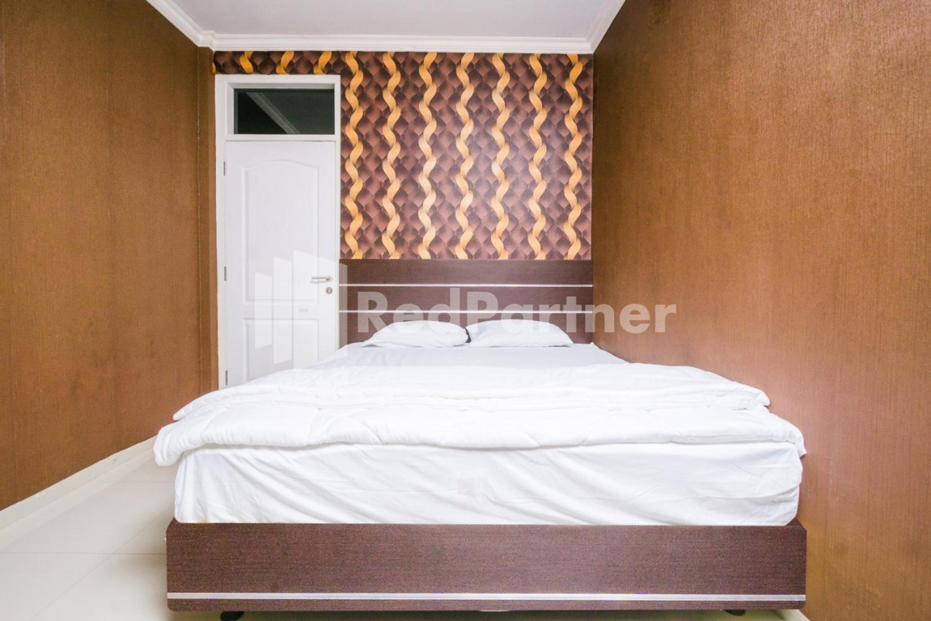 Family Room - Photo 4