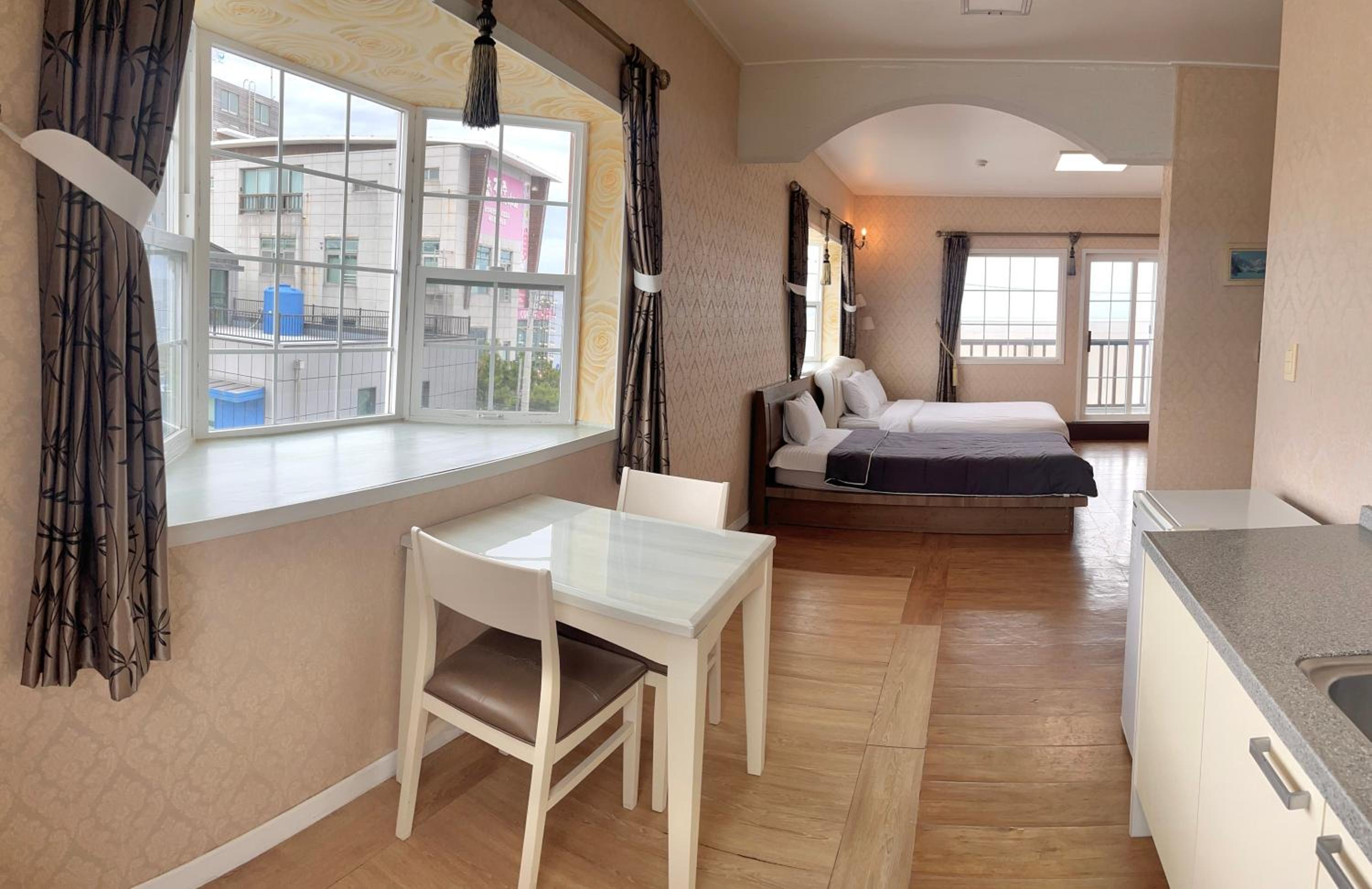 Small Twin Room photo 2