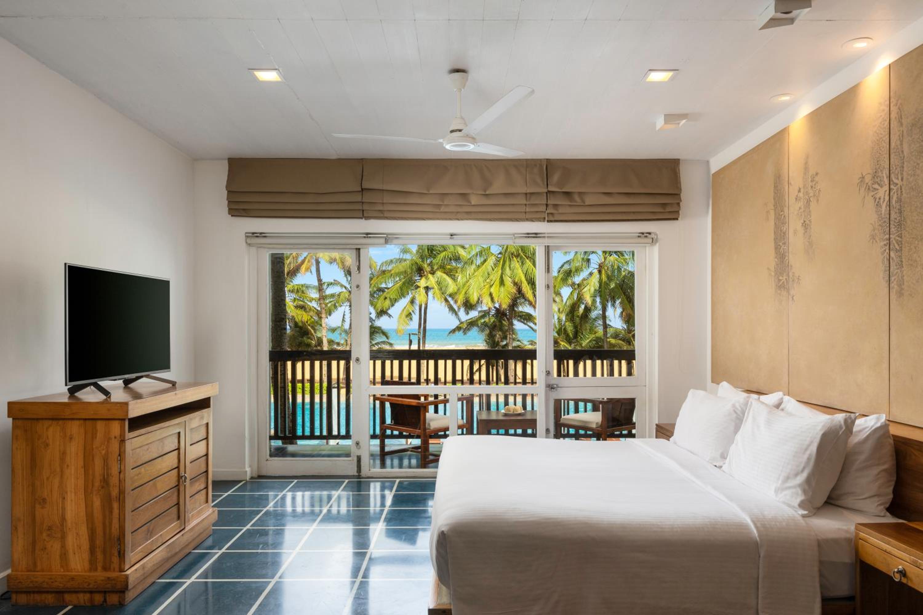 Deluxe Double Room with Sea View - 15% off at Center Point, Black Coral & 10% off at Seaside Social restaurants