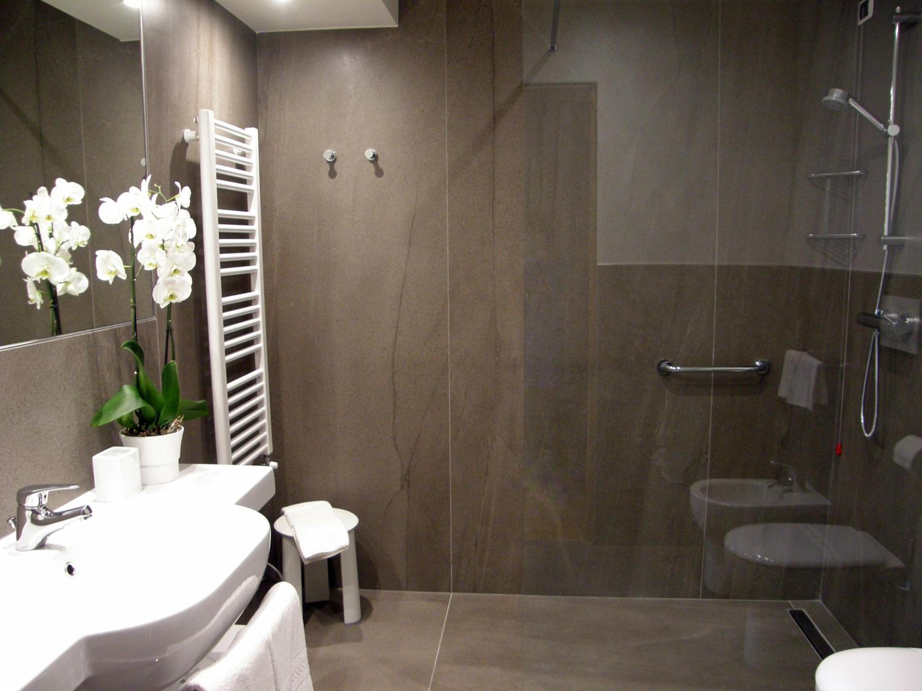 Double Room - Photo 9