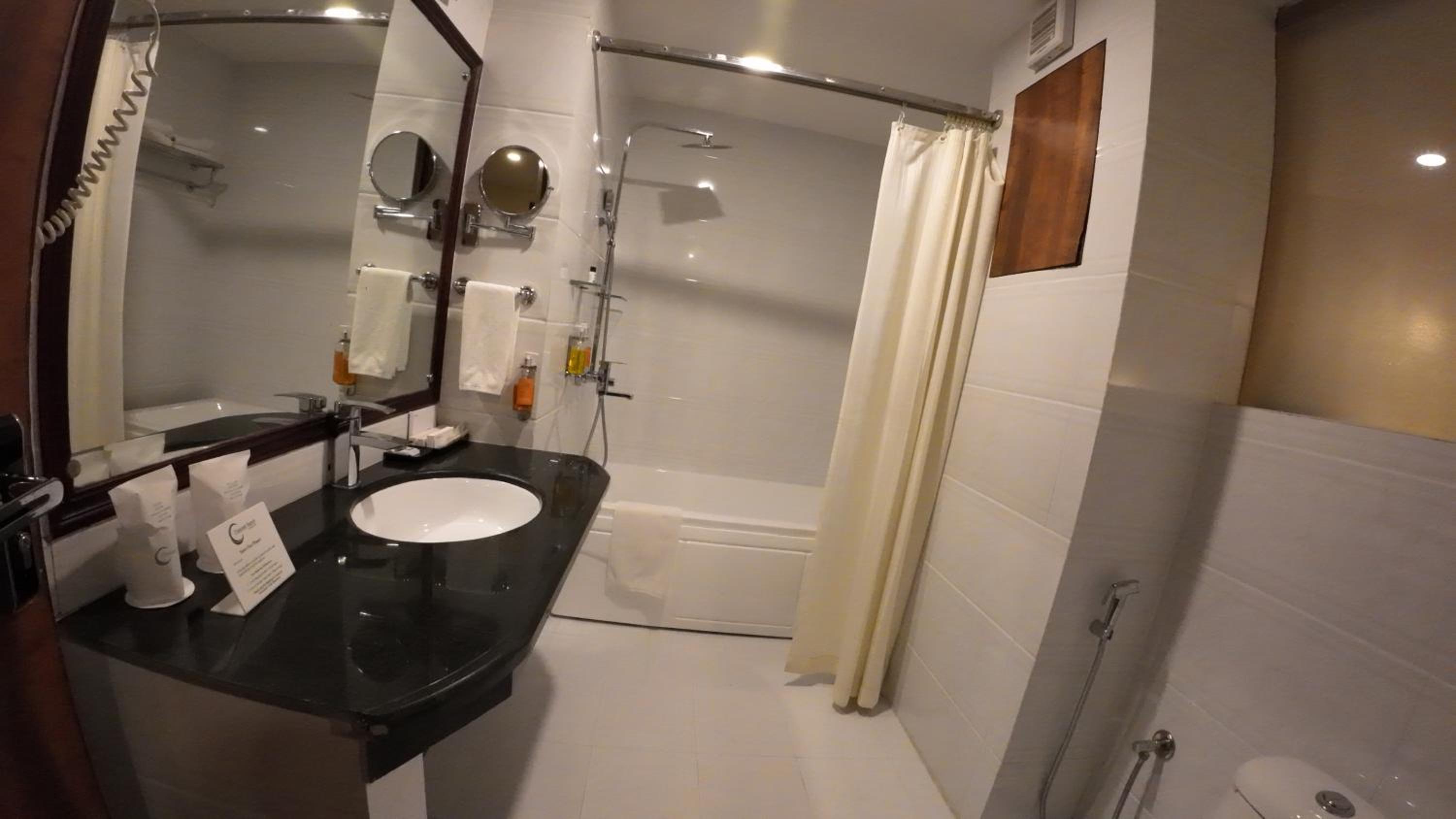 Deluxe Room - Photo 3