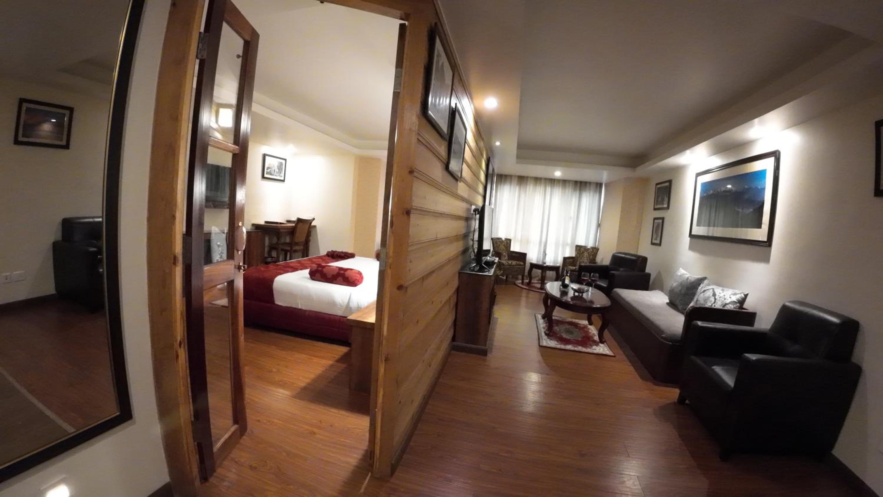 Deluxe Room - Photo 2