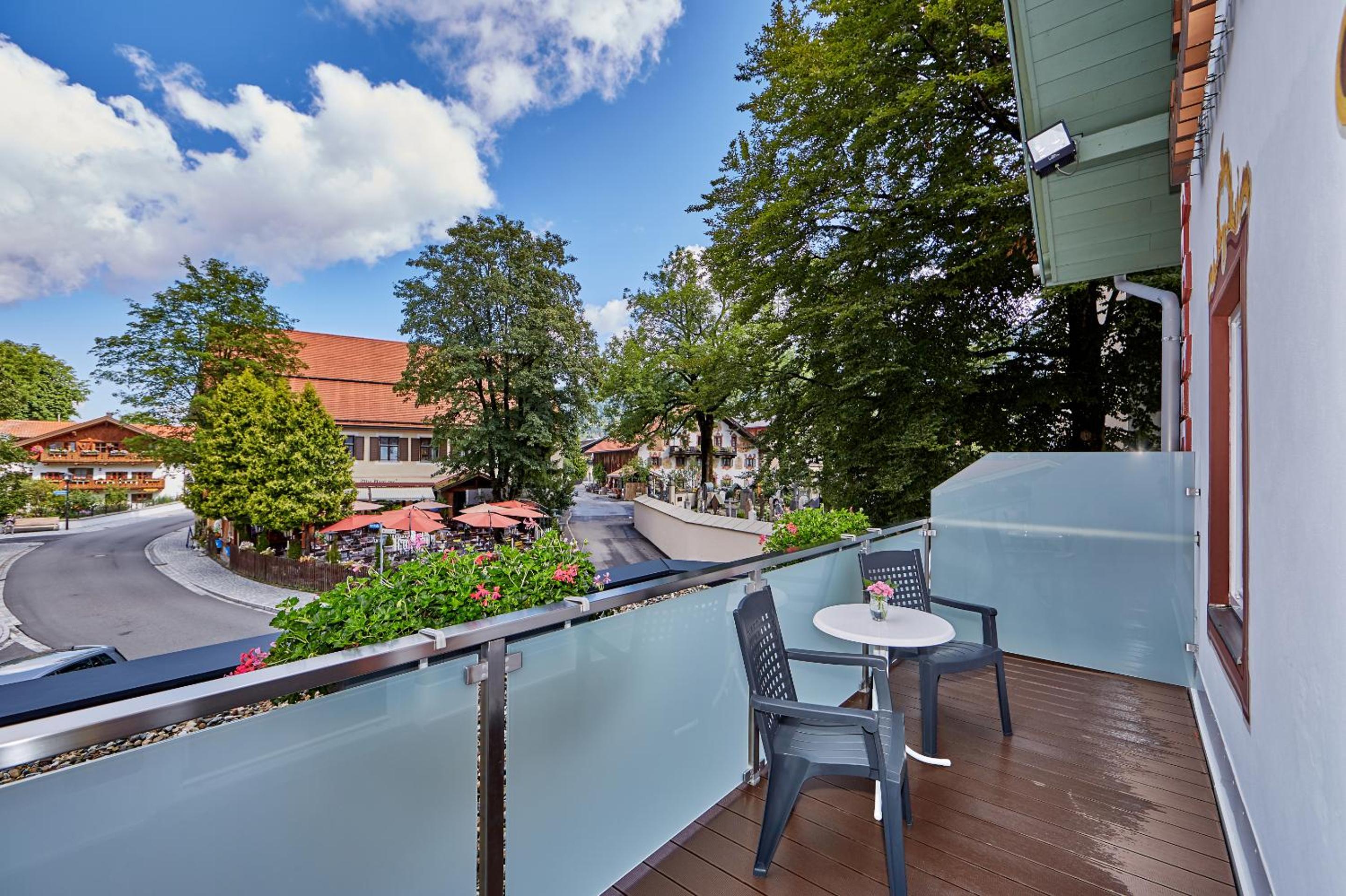 Deluxe Double Room with Balcony - Photo 3