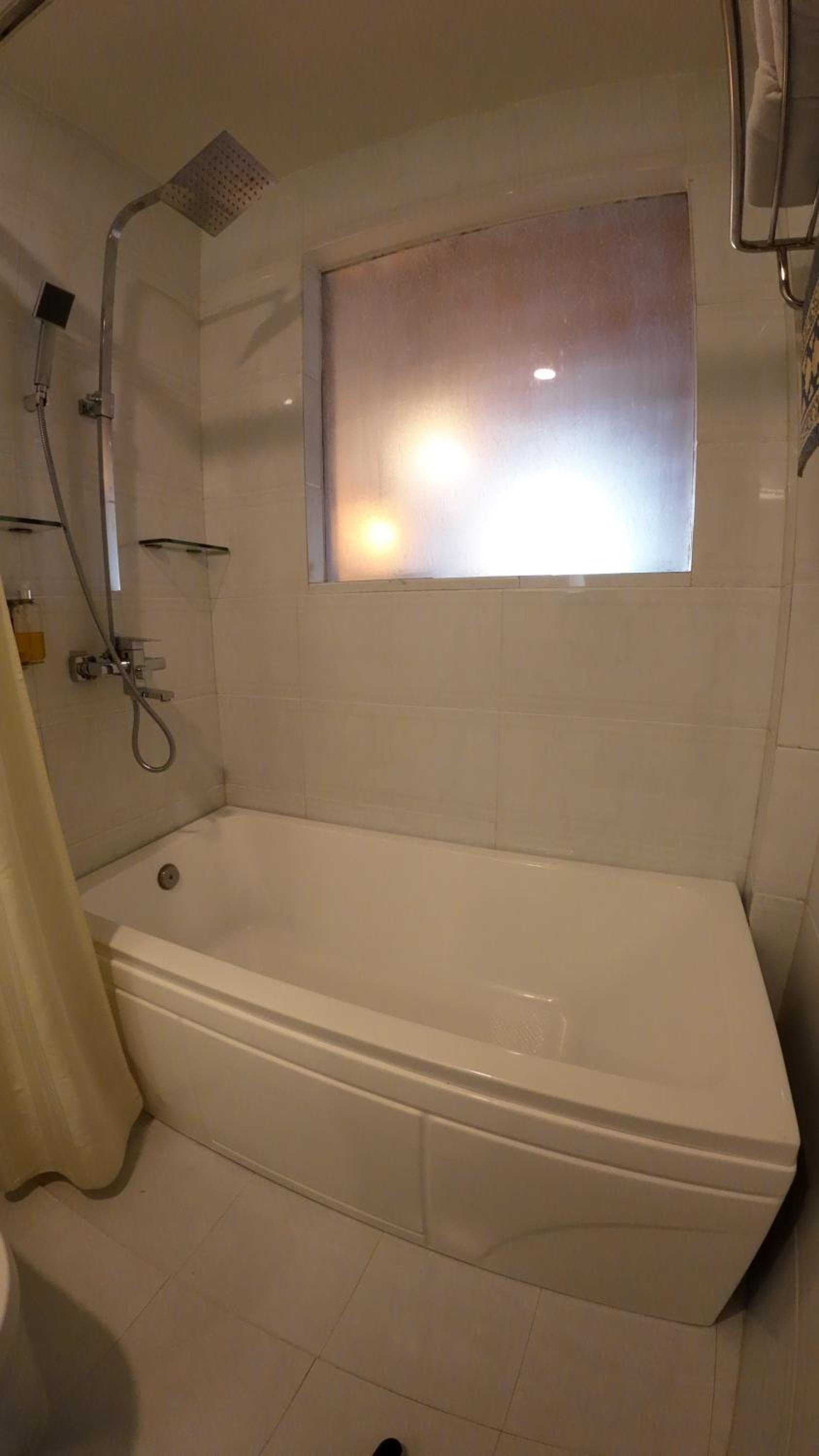 Deluxe Room - Photo 12