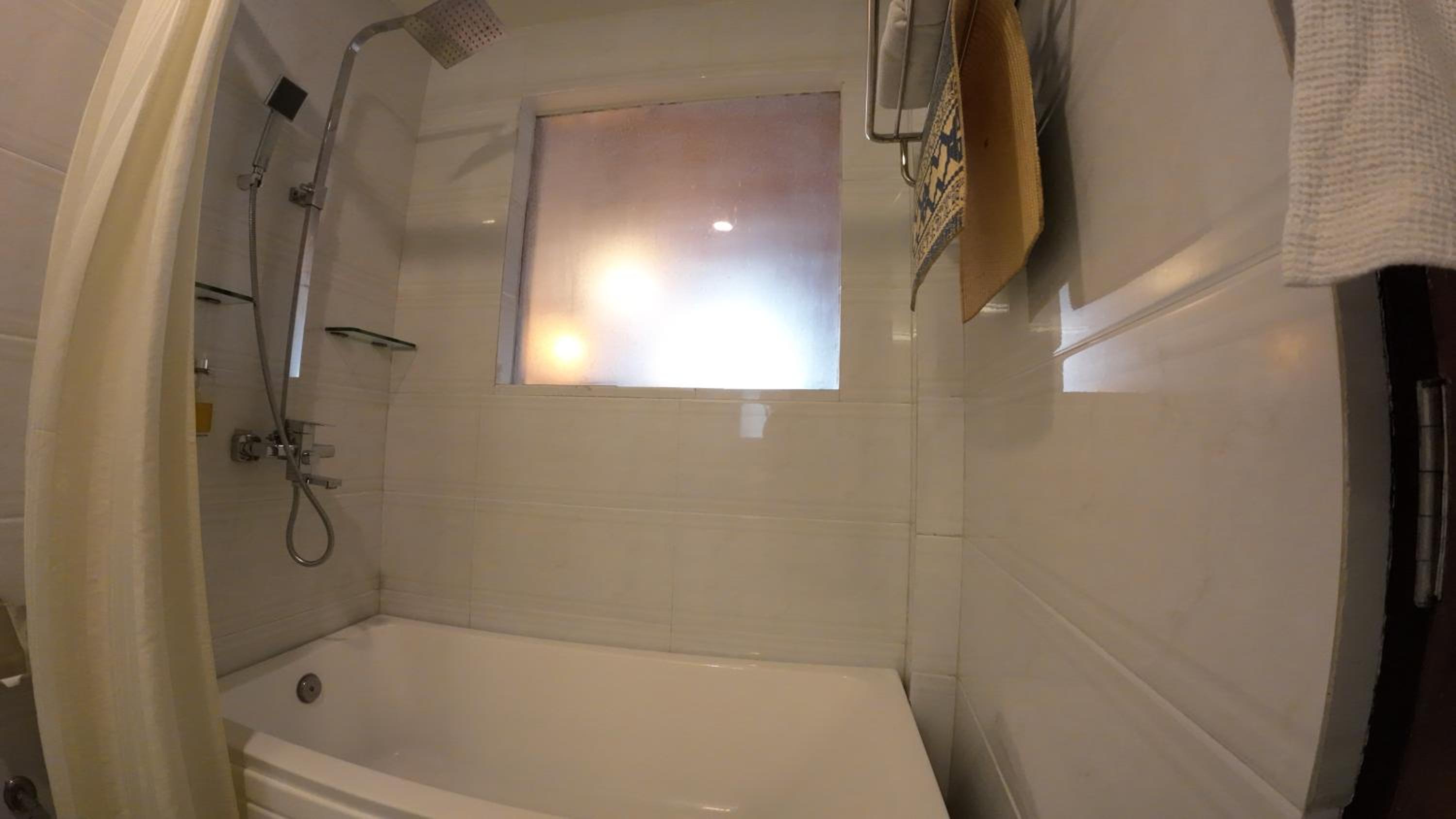 Deluxe Room - Photo 11