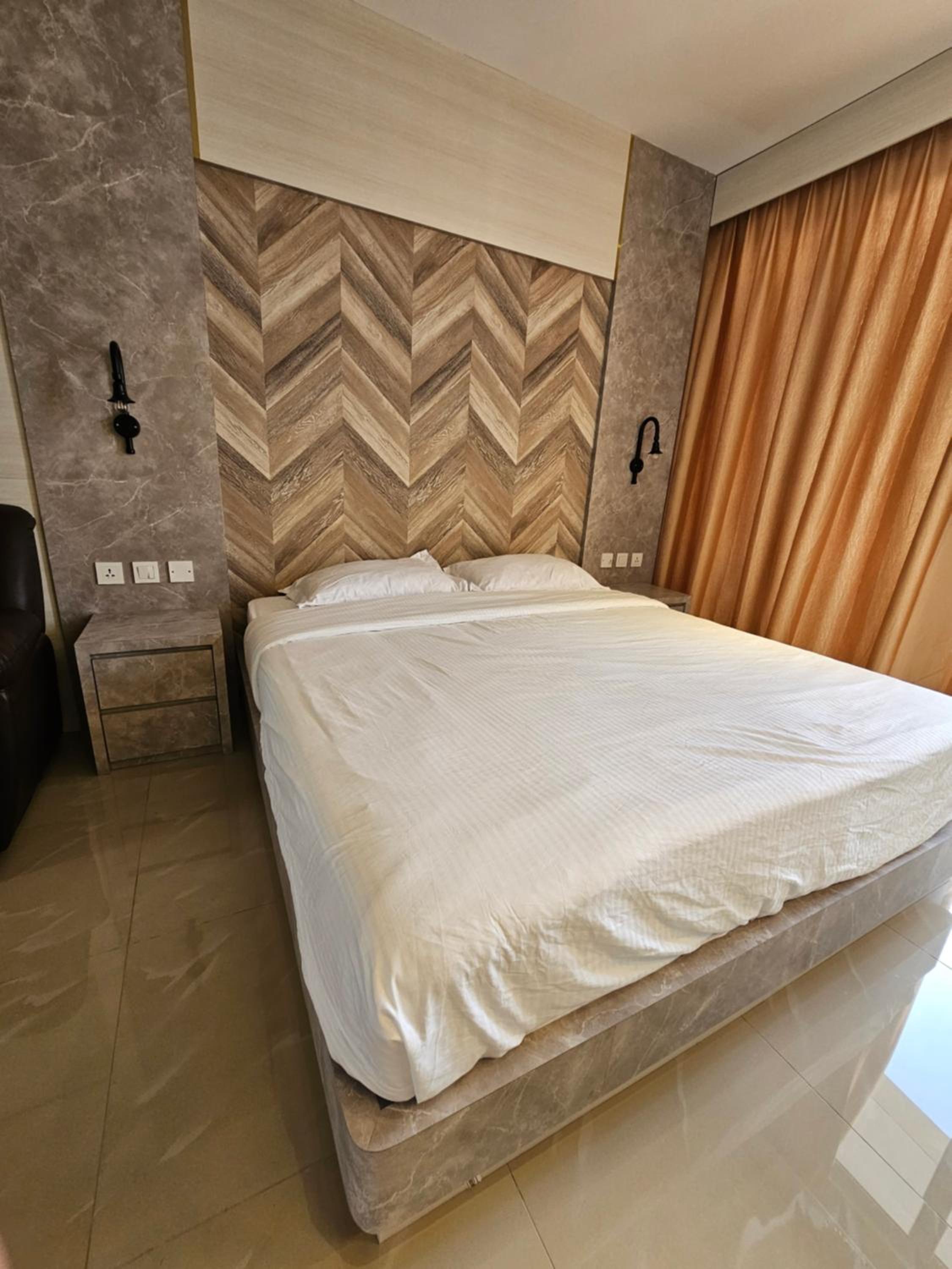 One-Bedroom Apartment - Photo 18