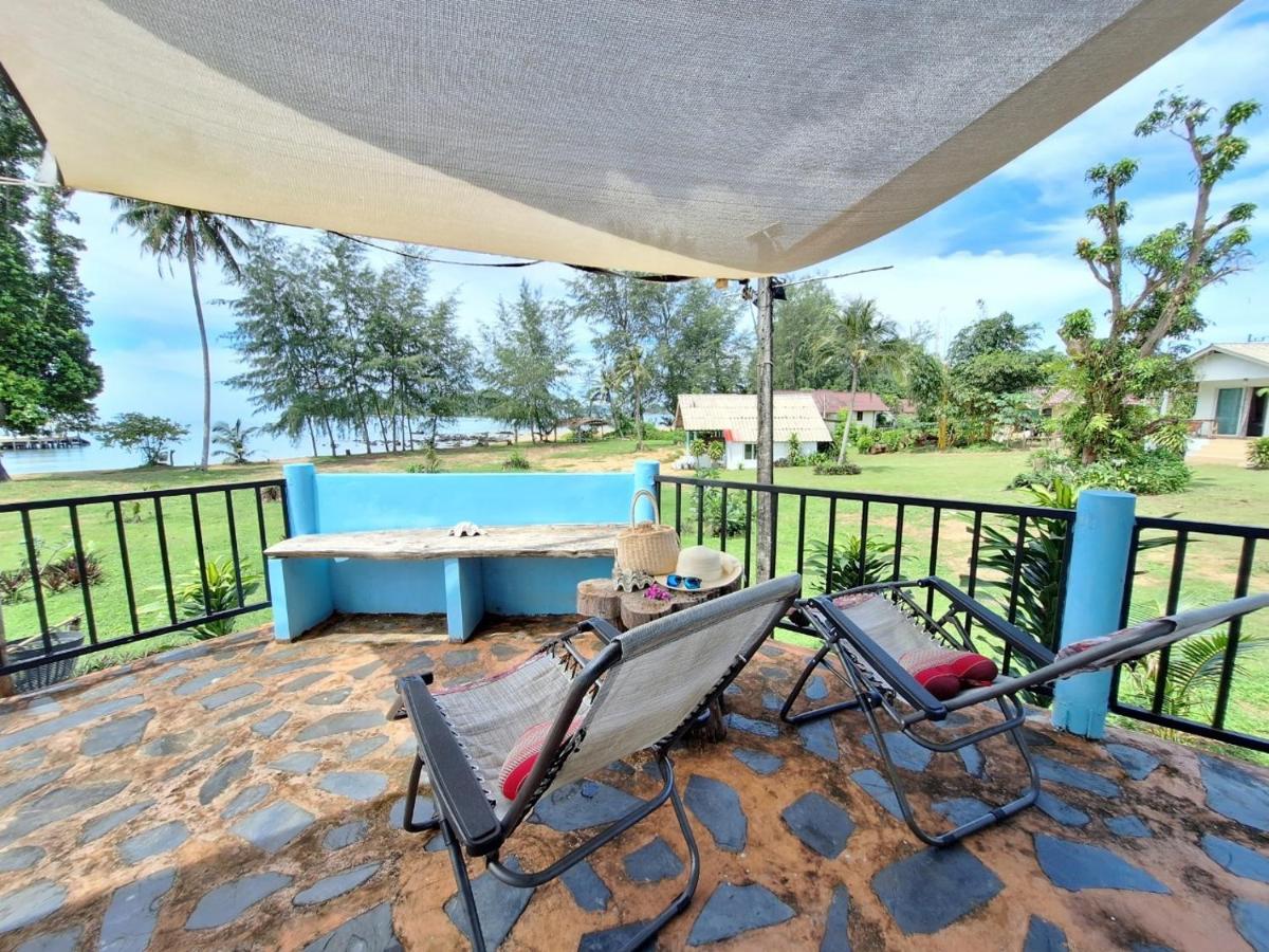 Deluxe Double Room with Balcony and Sea View photo 2