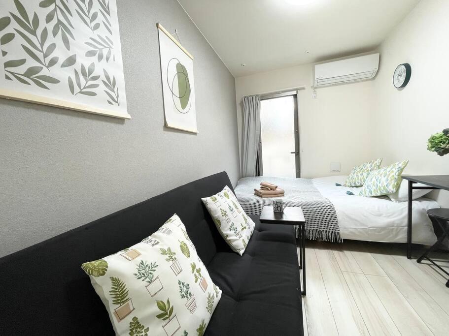 One-Bedroom Apartment photo 2