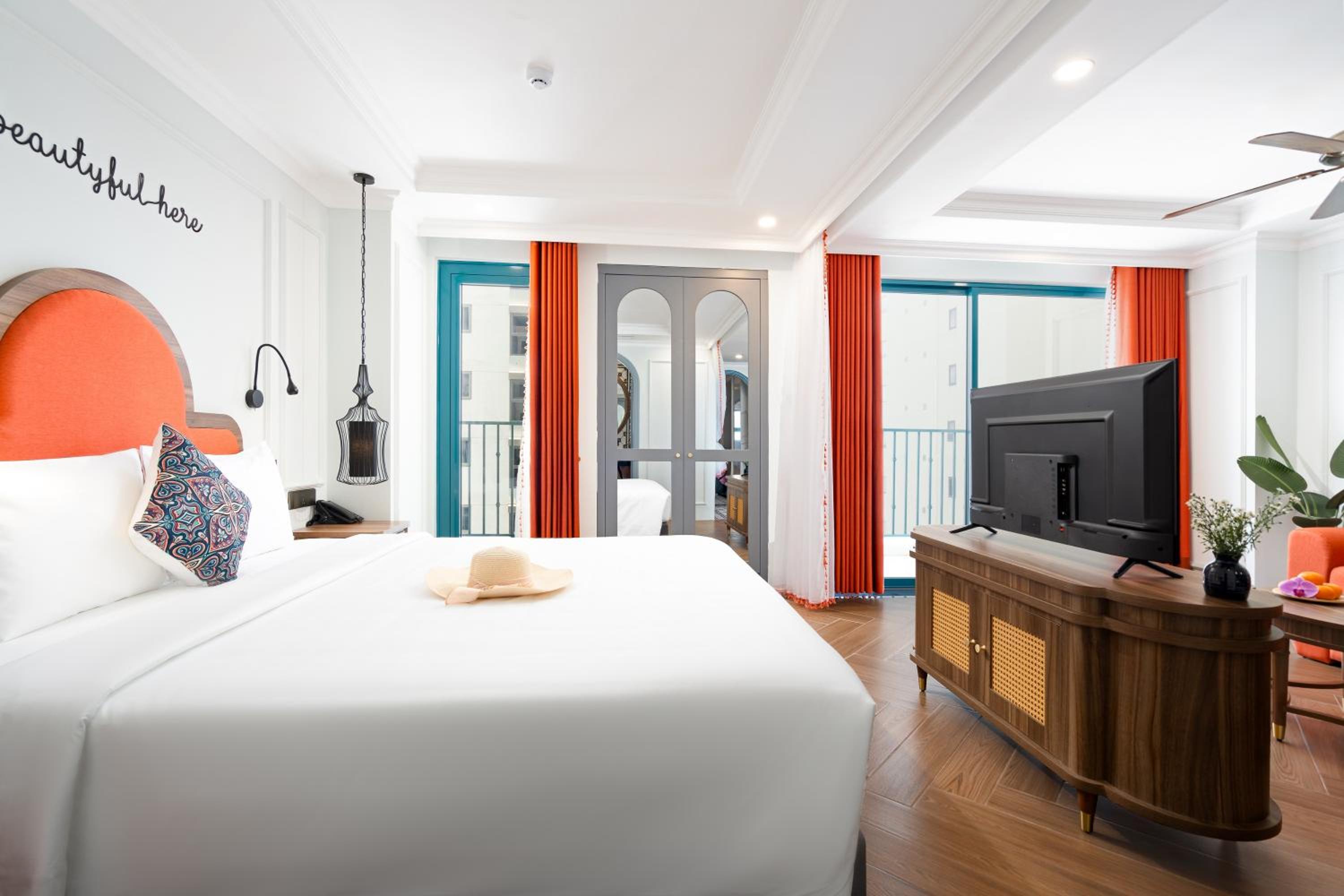 Premier Sea View with Balcony, Bathtub photo 3