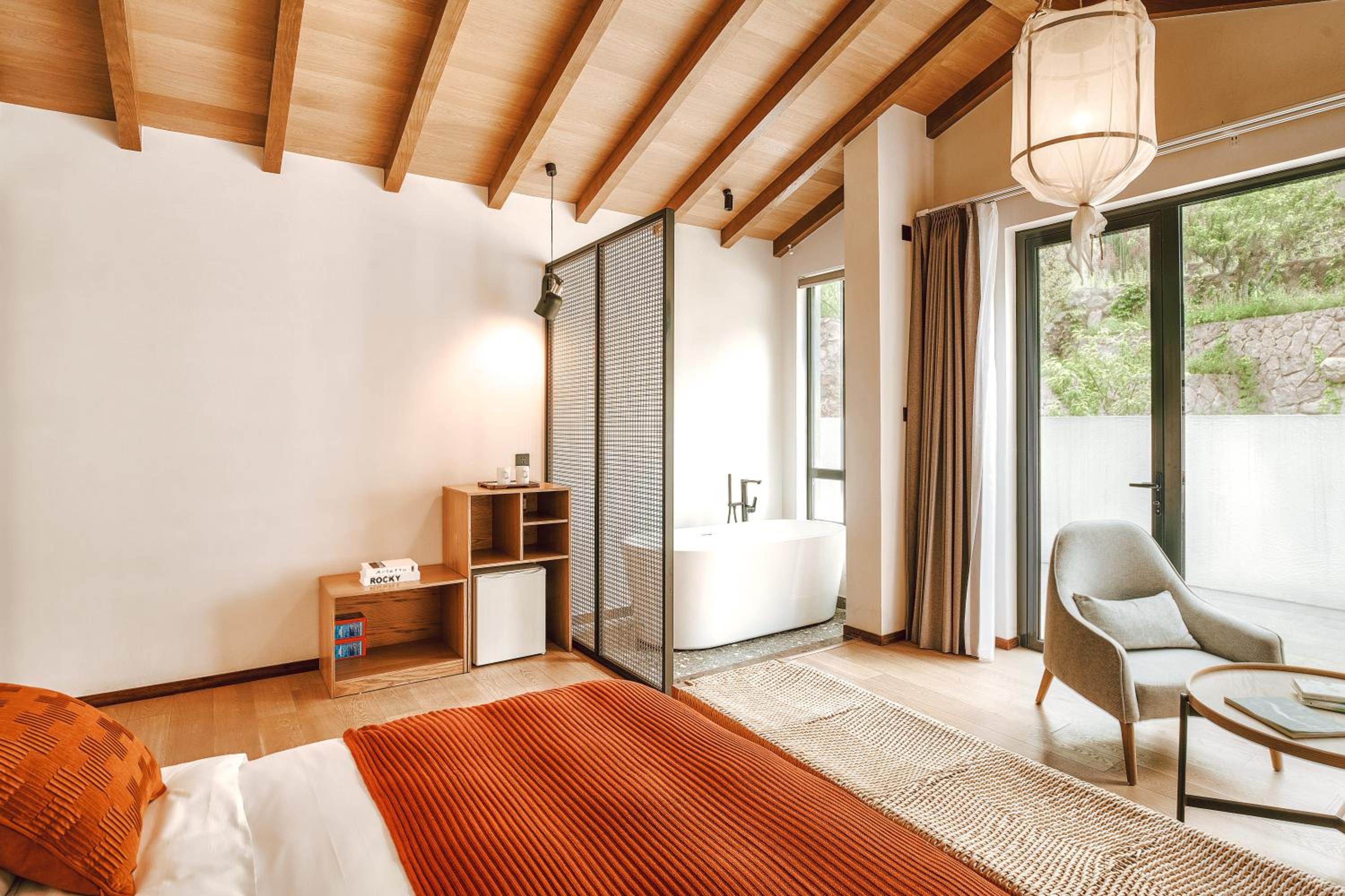 Yanzhu - Courtyard Twin Room photo 1