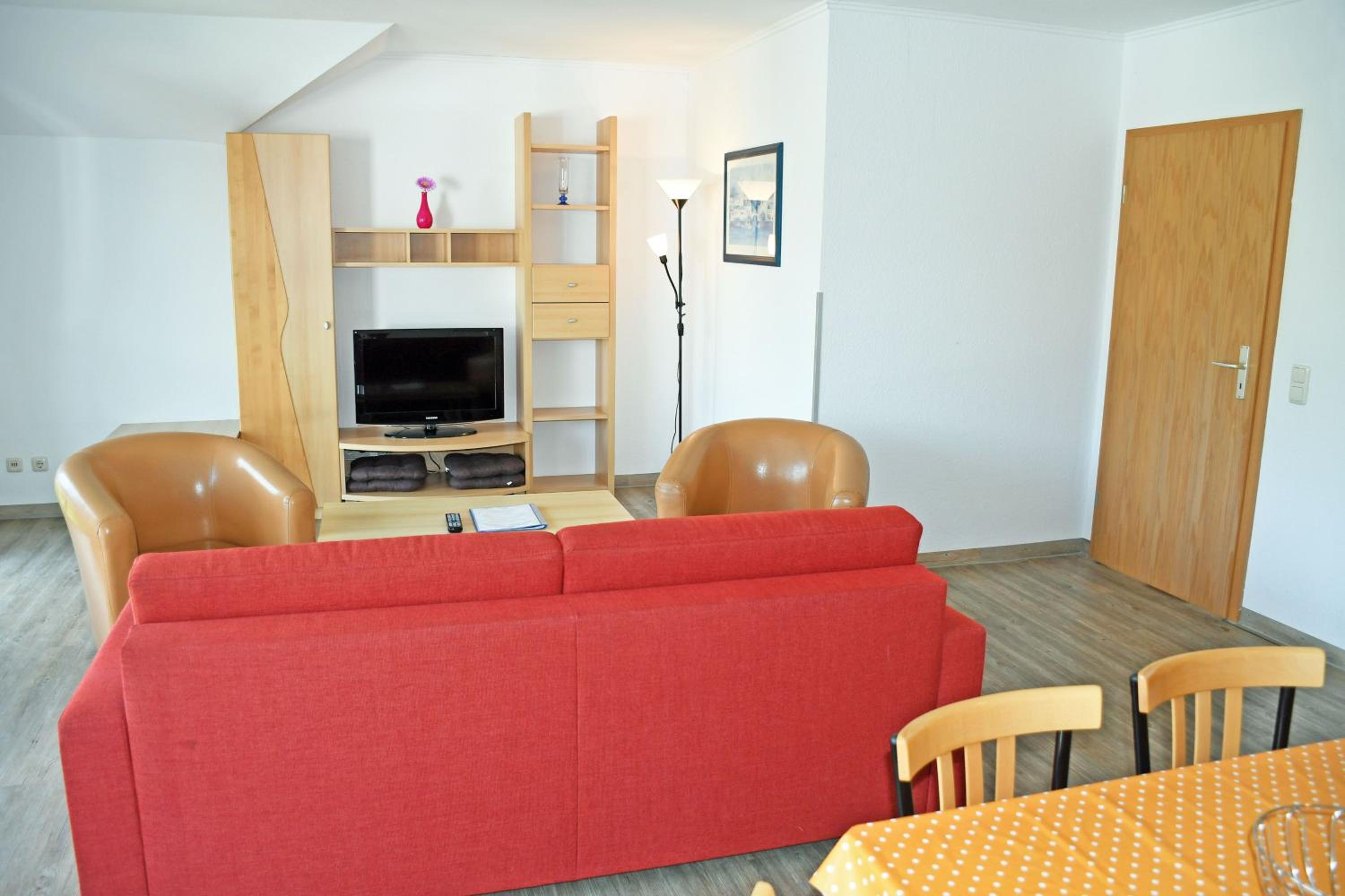 Two-Bedroom Apartment with Balcony photo 2