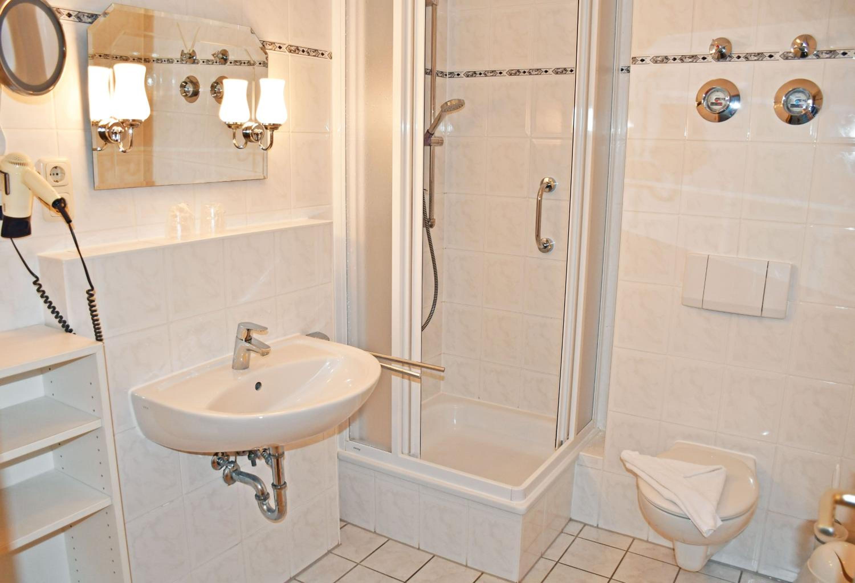 One-Bedroom Apartment with Balcony photo 3