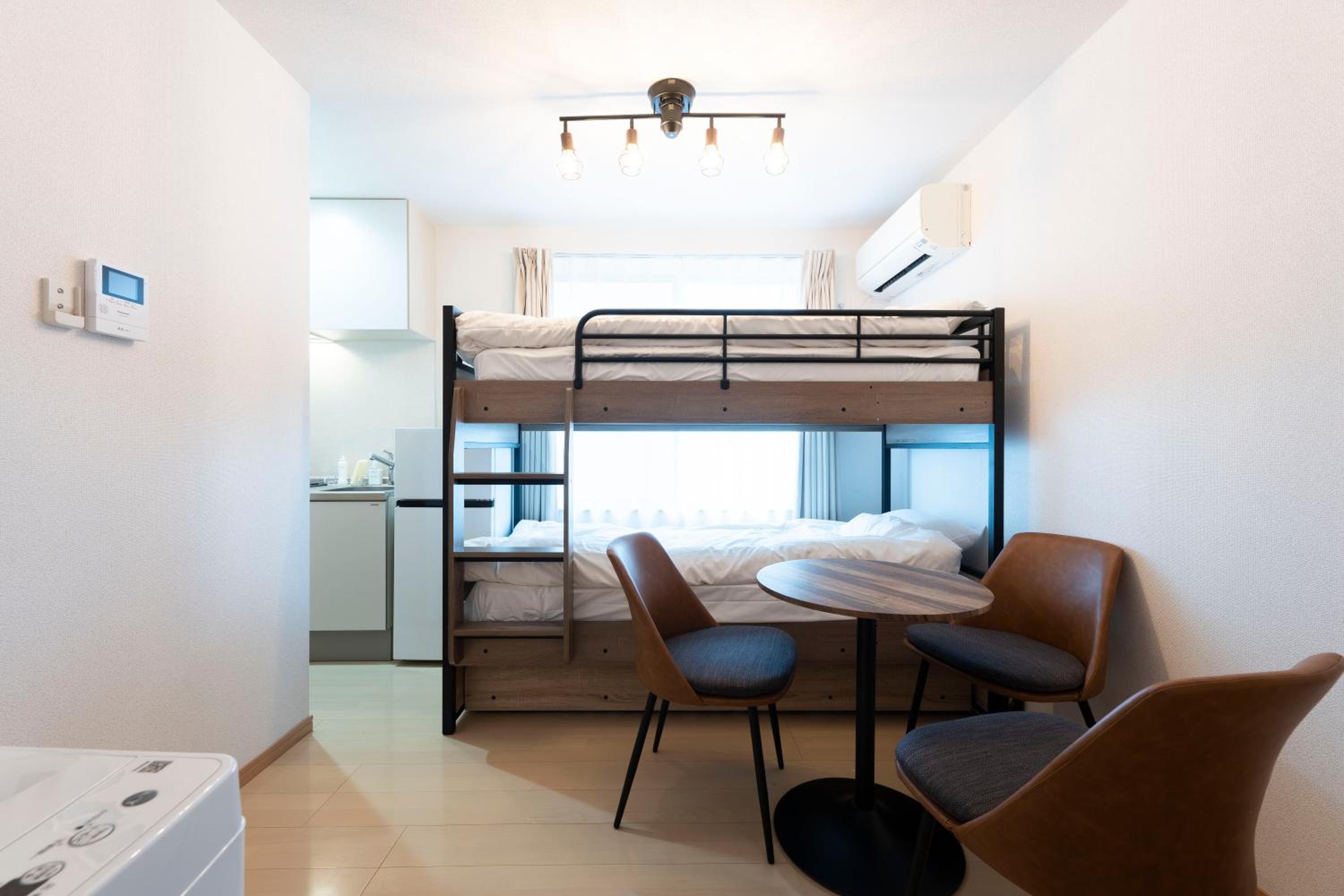 One-Bedroom Apartment photo 1
