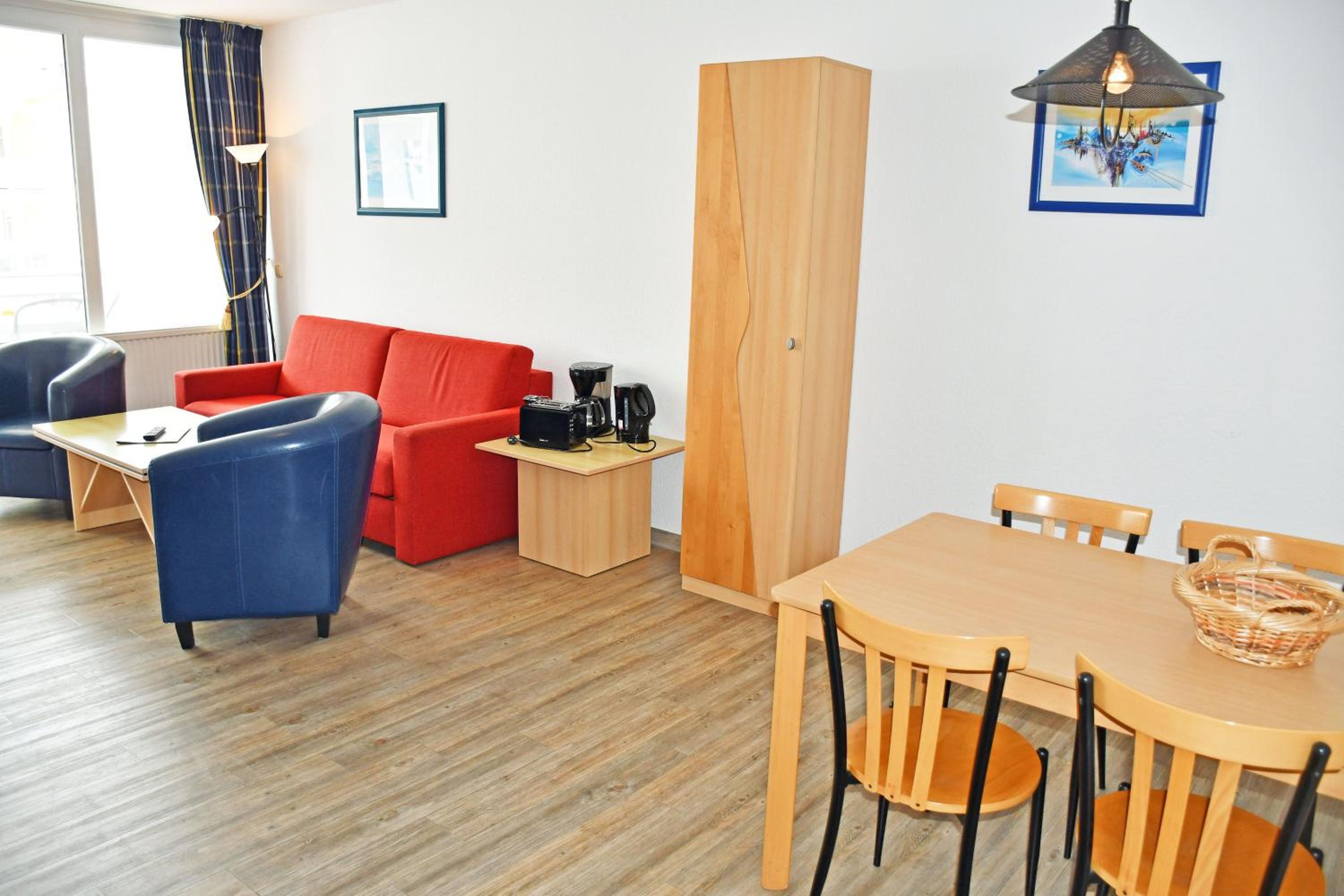 One-Bedroom Apartment with Balcony photo 3