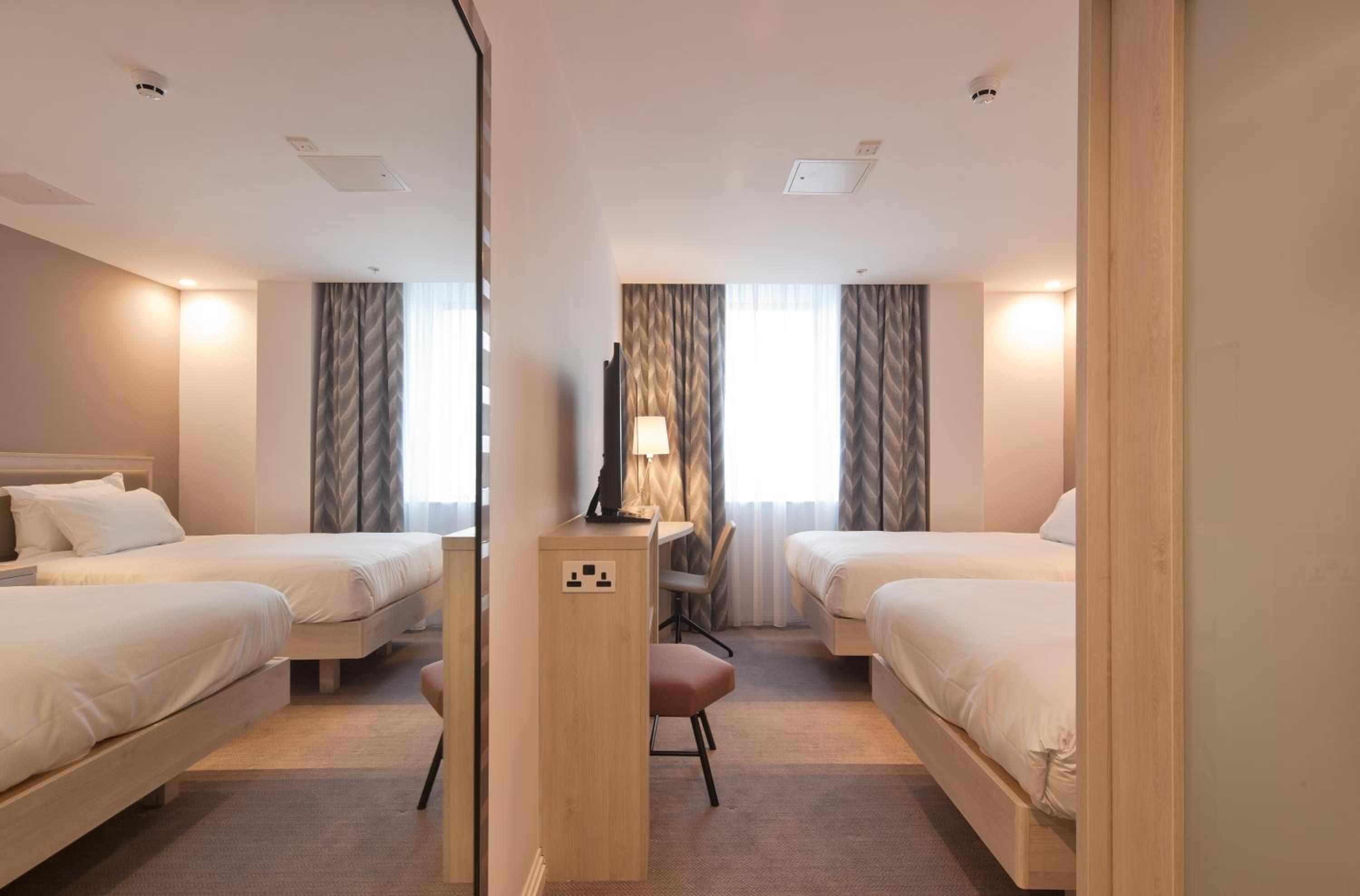 Twin Room - Photo 1