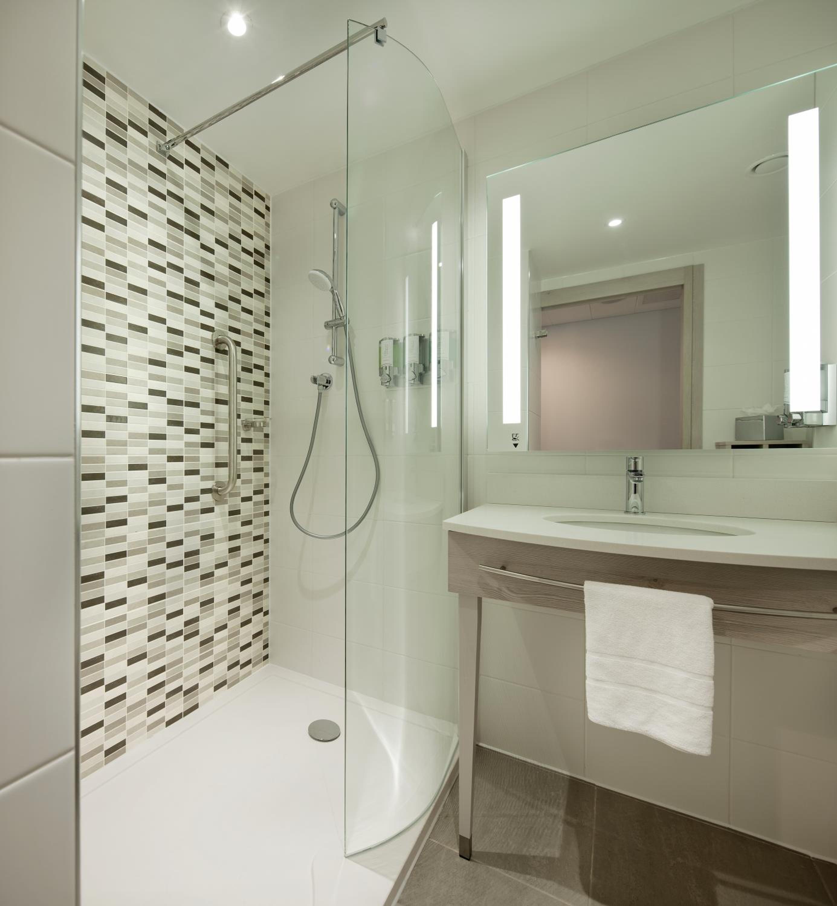 Queen Room - Photo 2