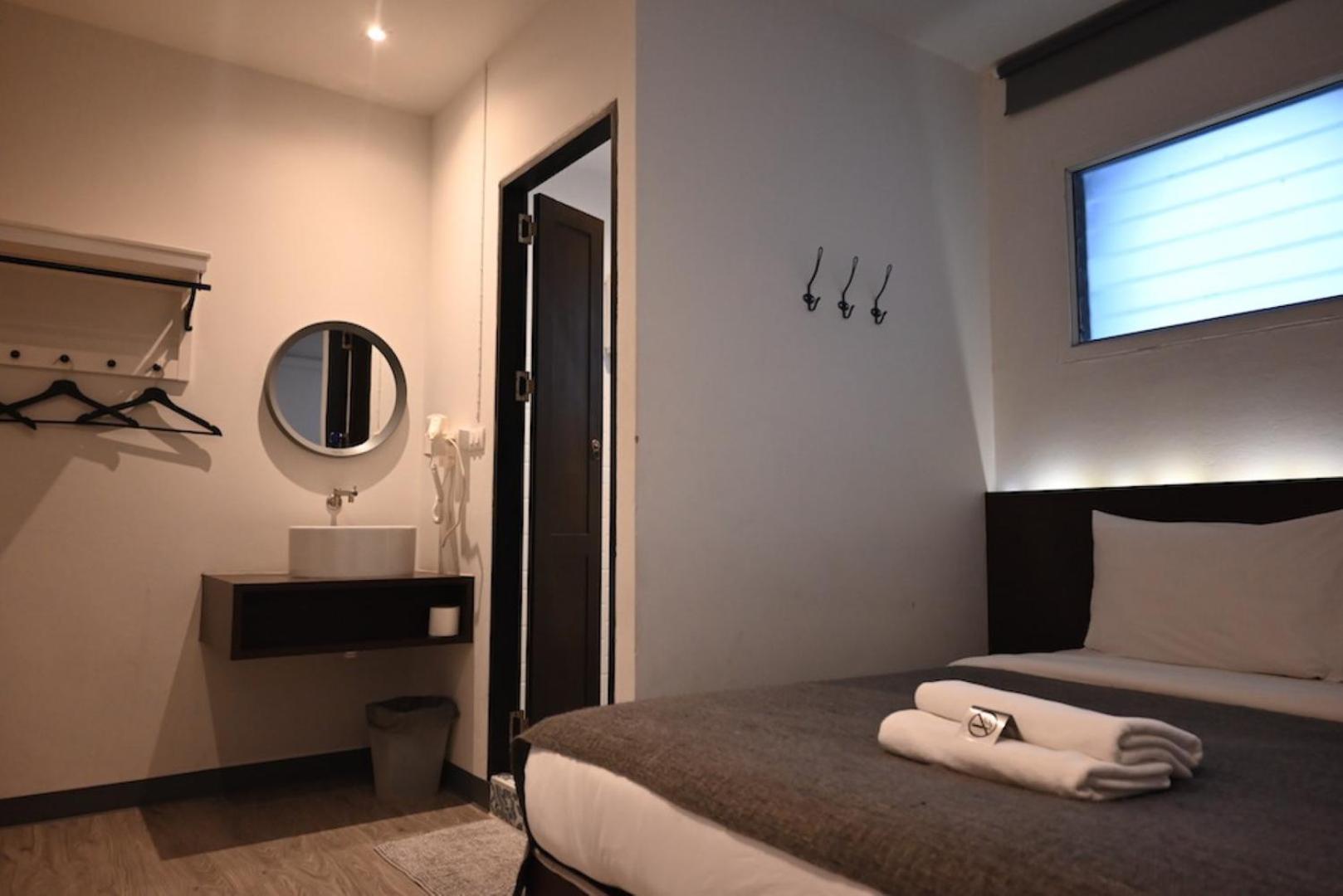 Budget Double Room photo 3