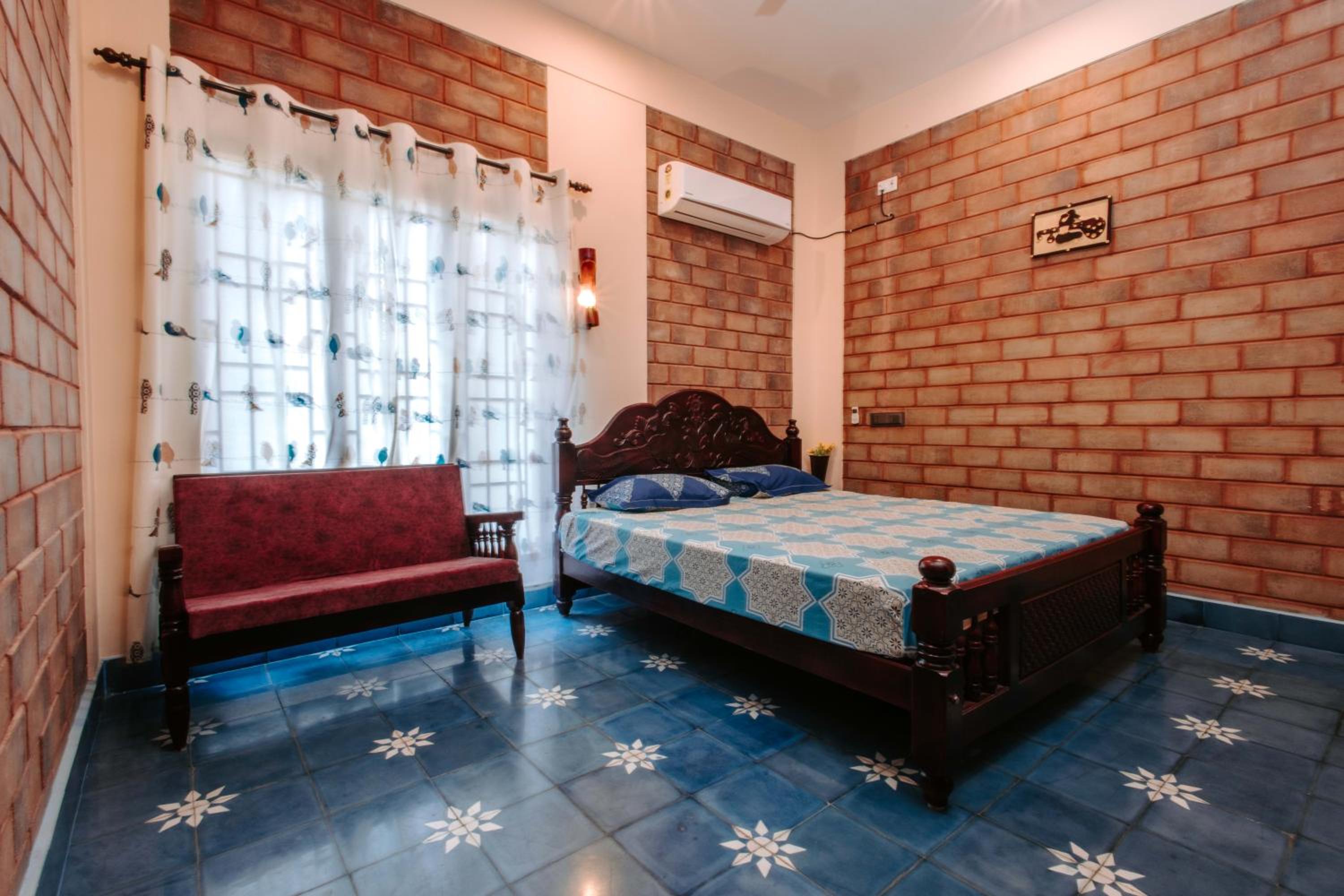 One-Bedroom House photo 1
