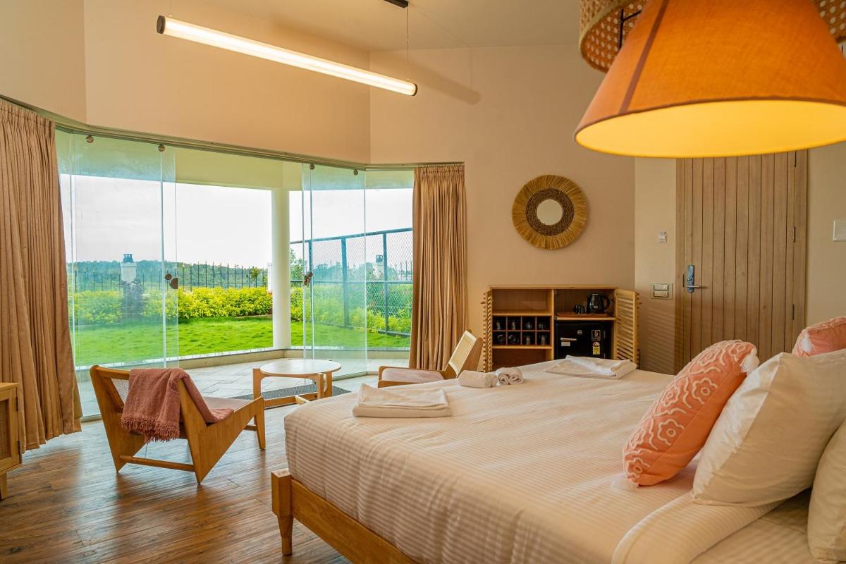 Villa - Photo 1