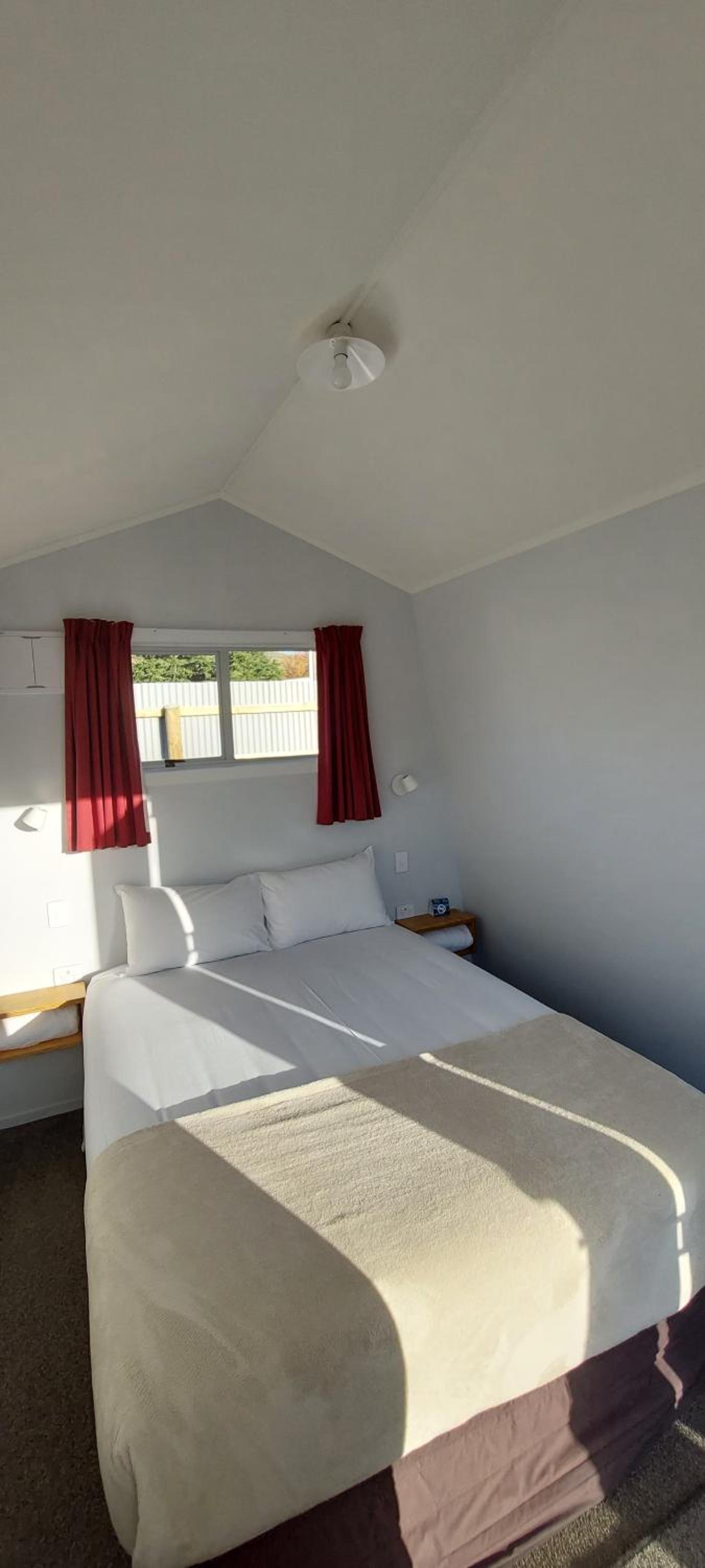 Standard Cabin with Queen Bed - Photo 2