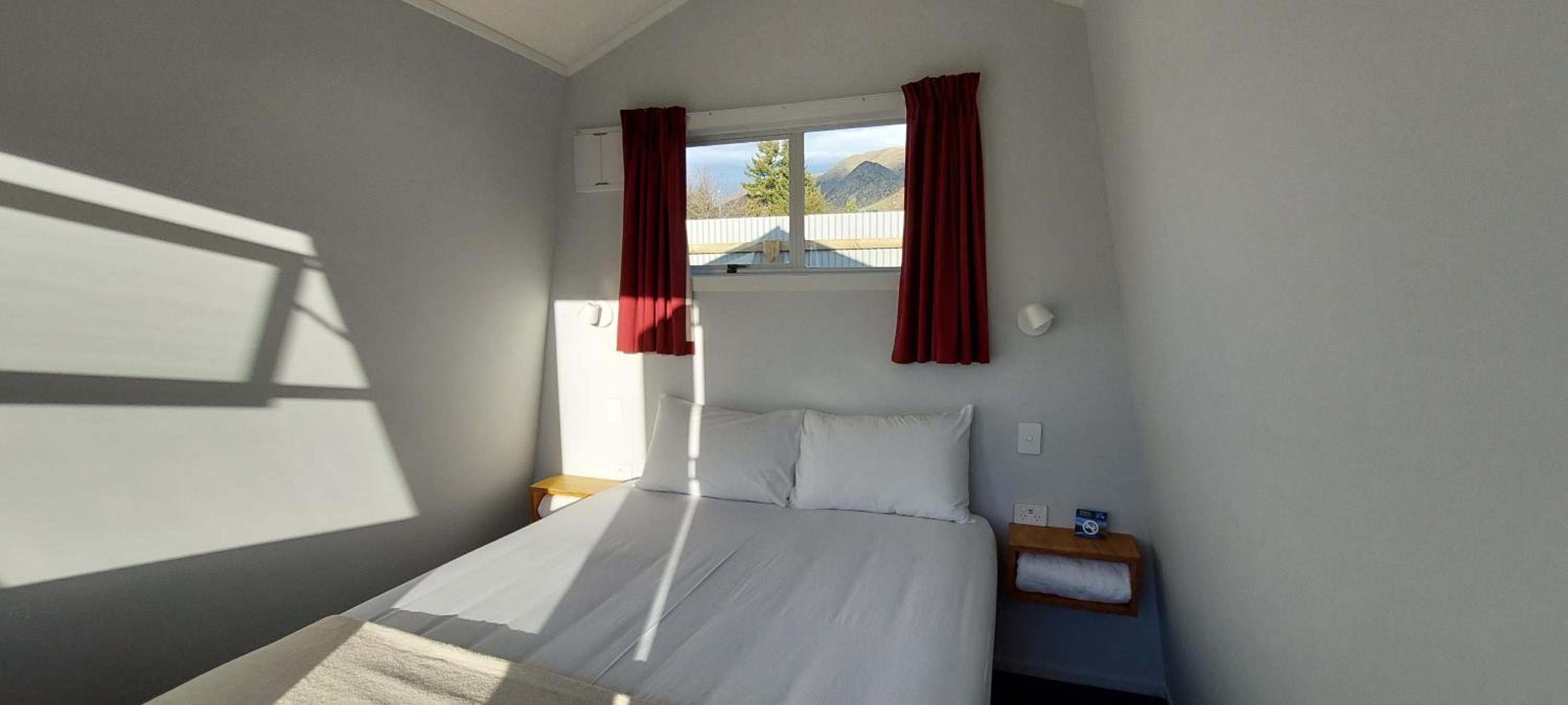 Standard Cabin with Queen Bed - Photo 3
