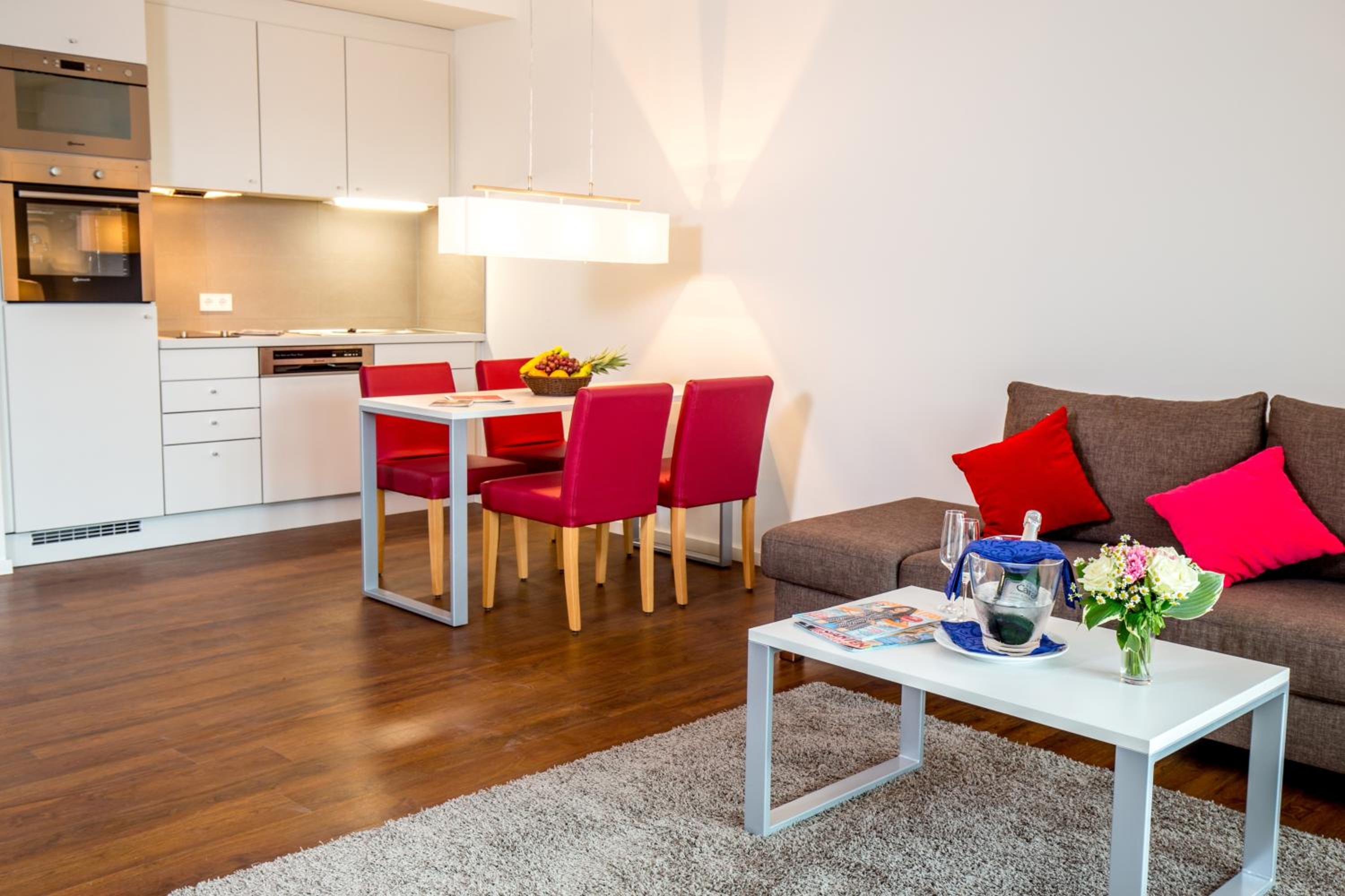 Superior One-Bedroom Apartment photo 2