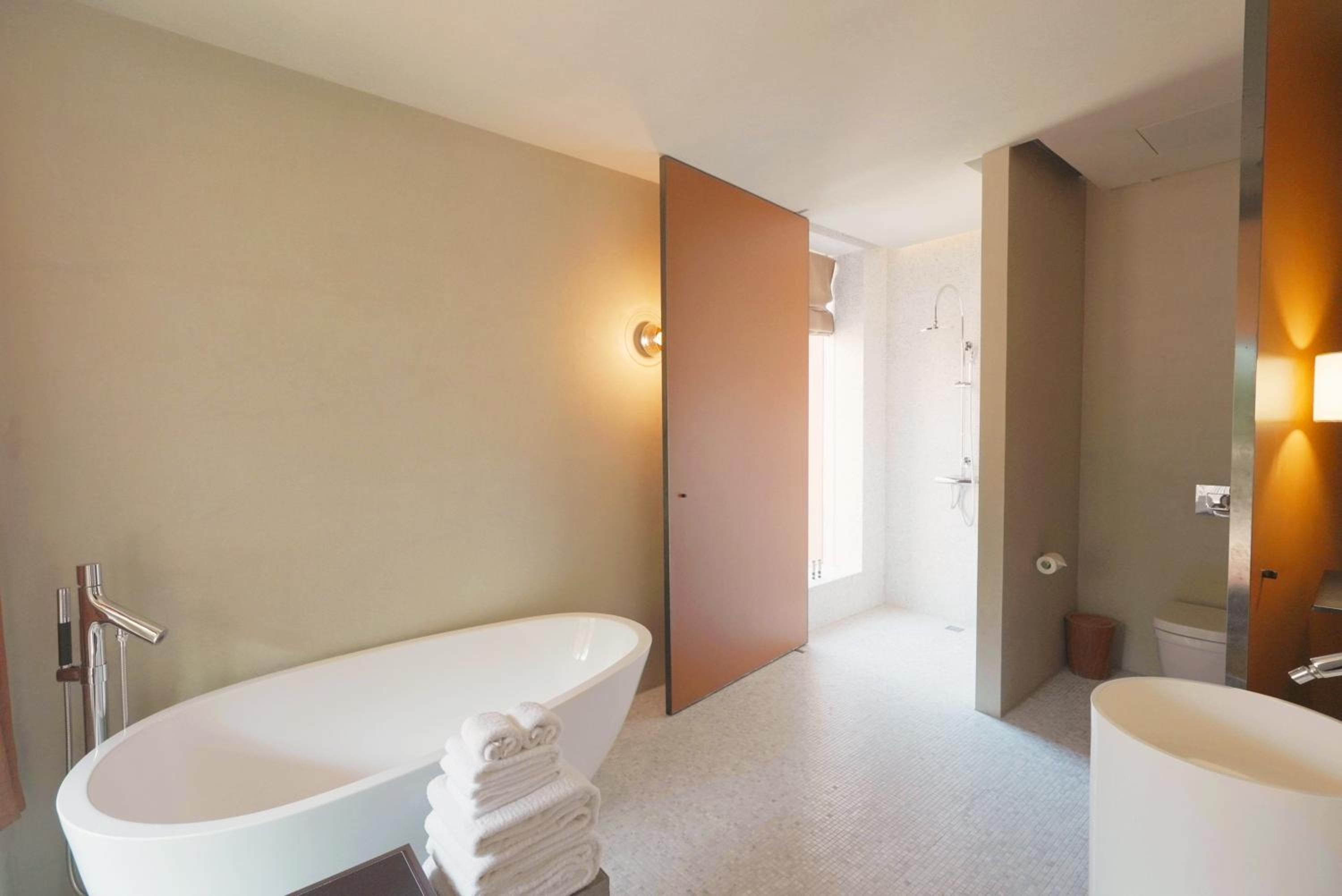 Deluxe Suite photo 3