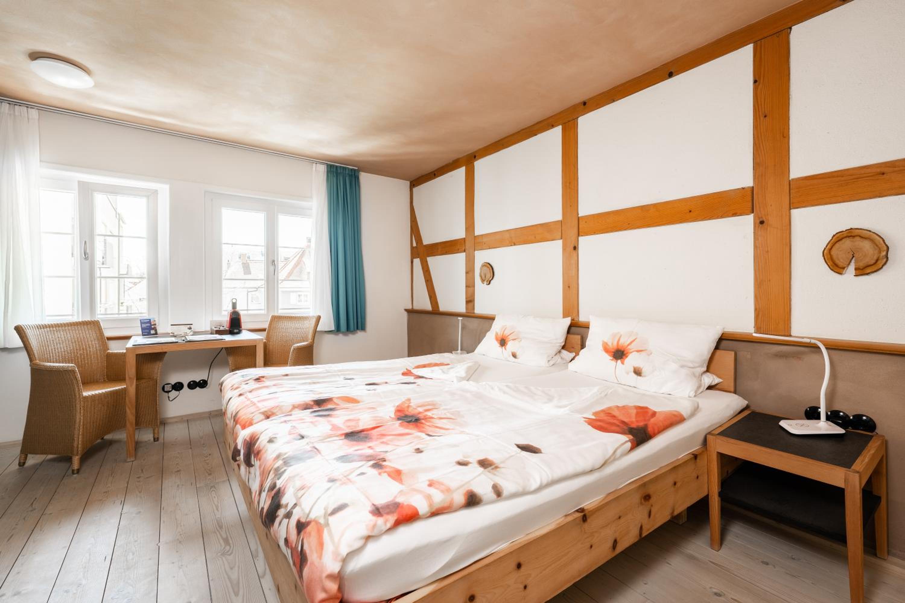 Superior Double Room with Side Lake View - Photo 1