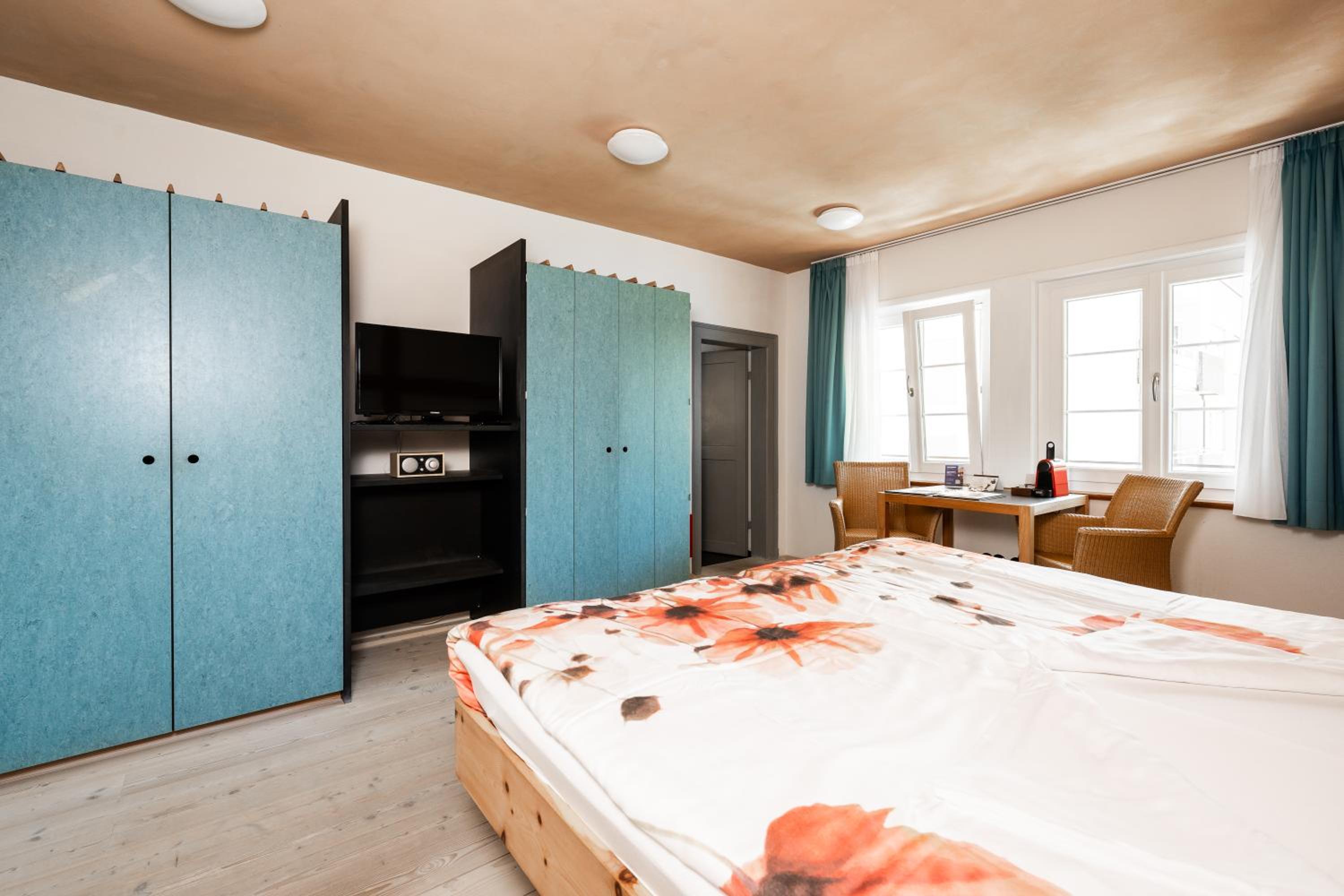 Superior Double Room with Side Lake View - Photo 4