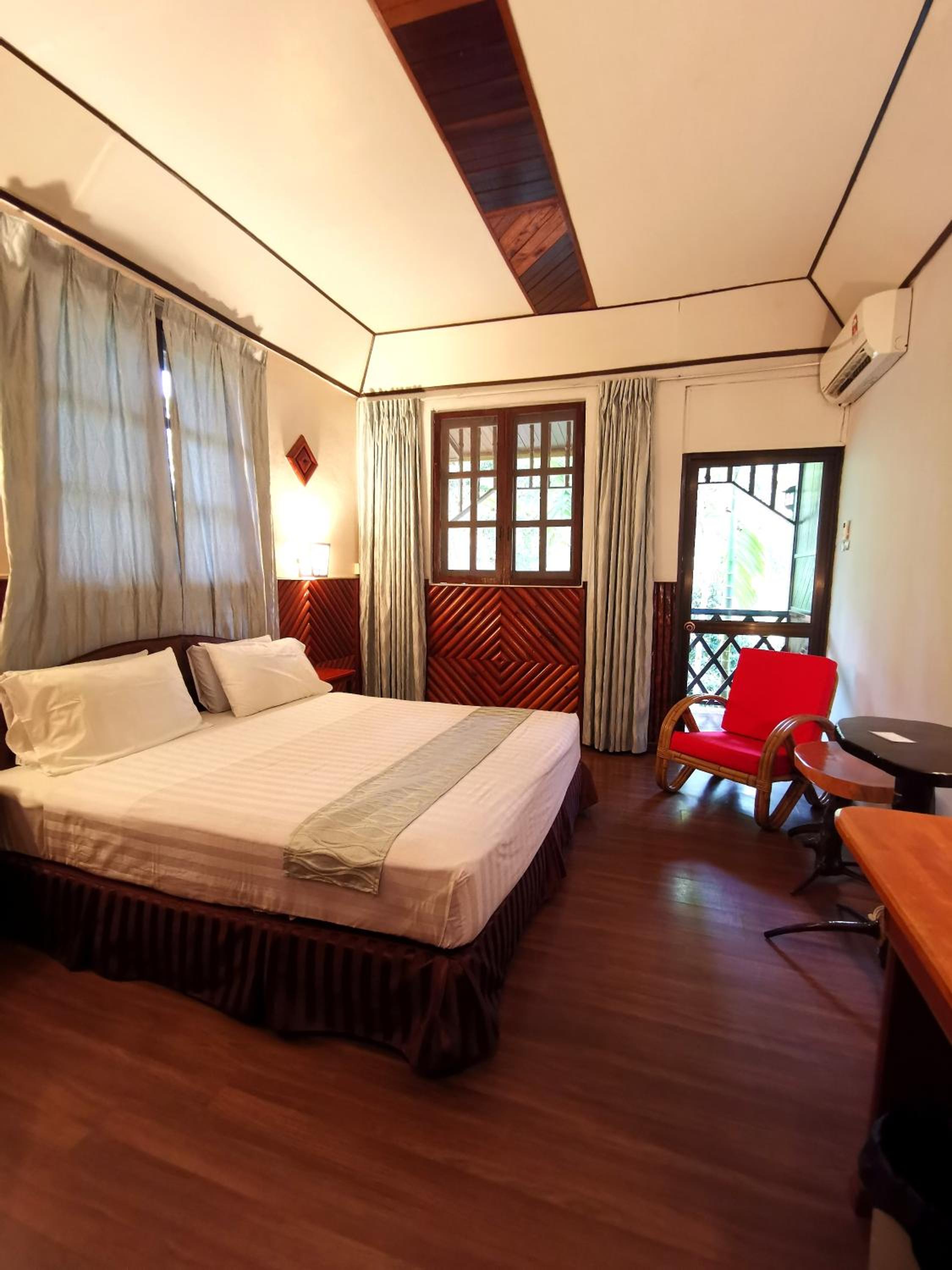 Deluxe Double or Twin Room - Photo 2