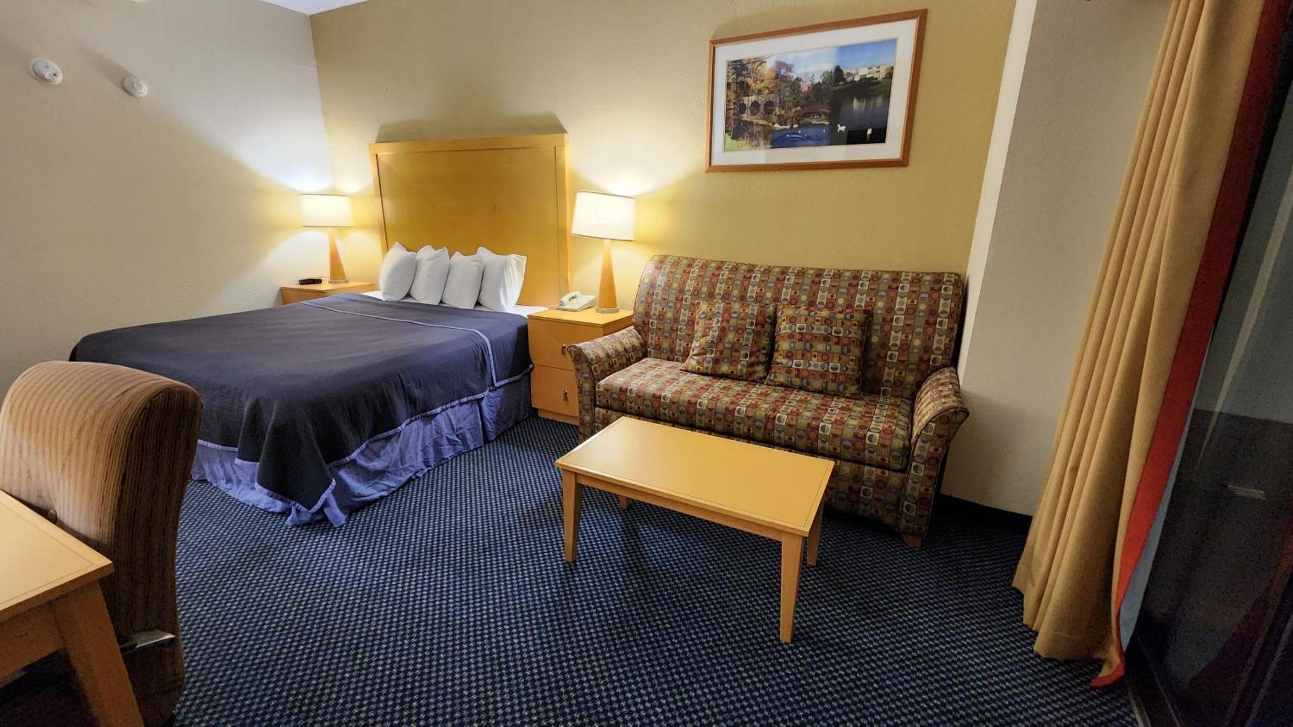 King Room  with Pool Access photo 1