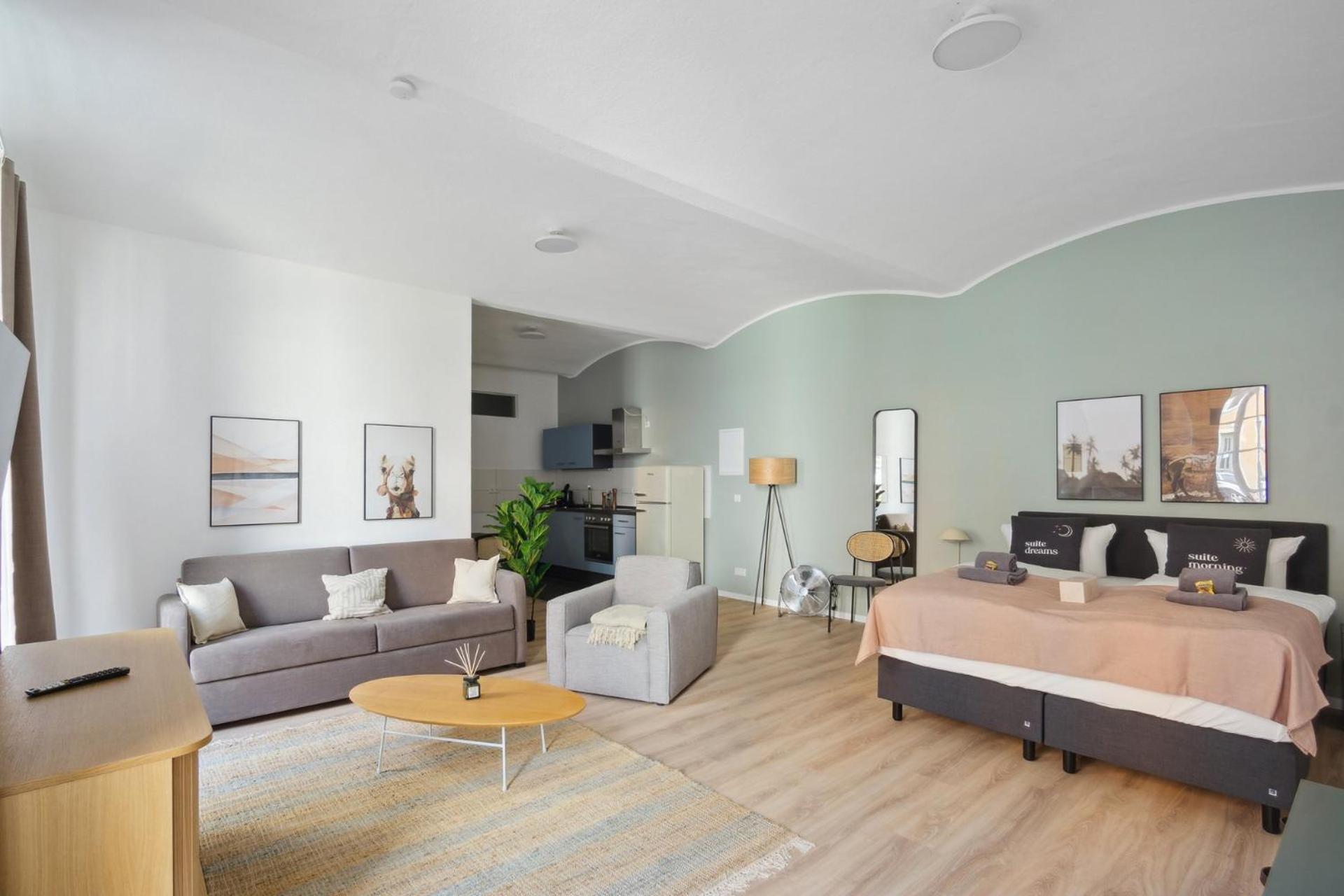 Suite with sofa bed - Photo 1